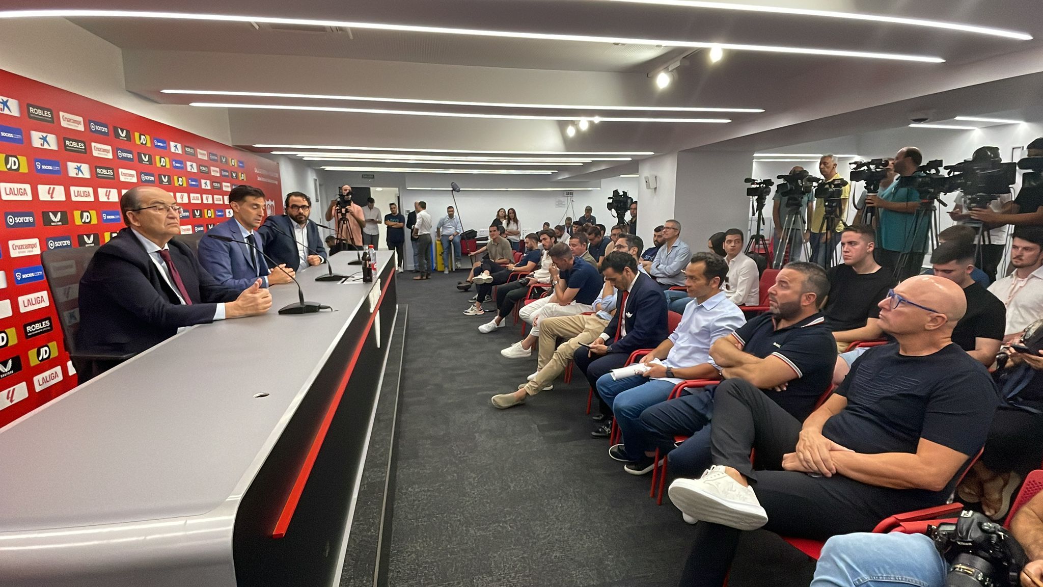  José Castro, en la presentación de Diego Alonso.