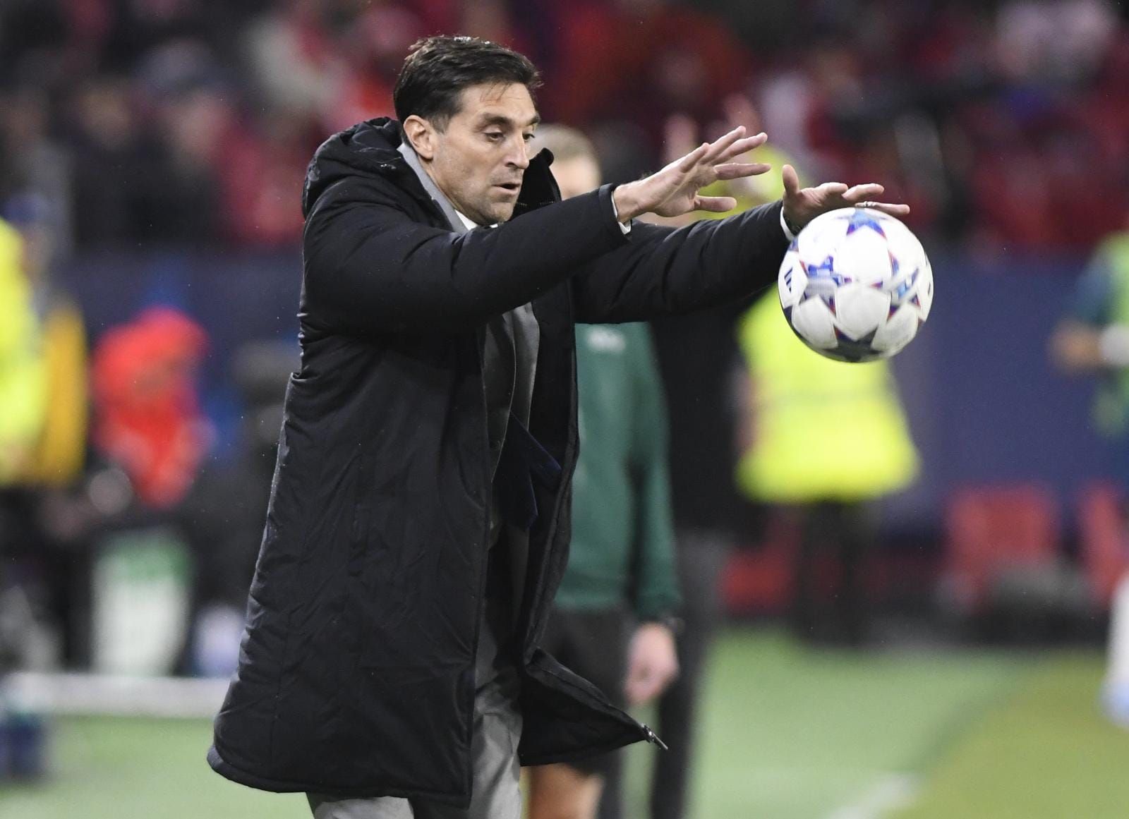 Diego Alonso, ante el Arsenal.