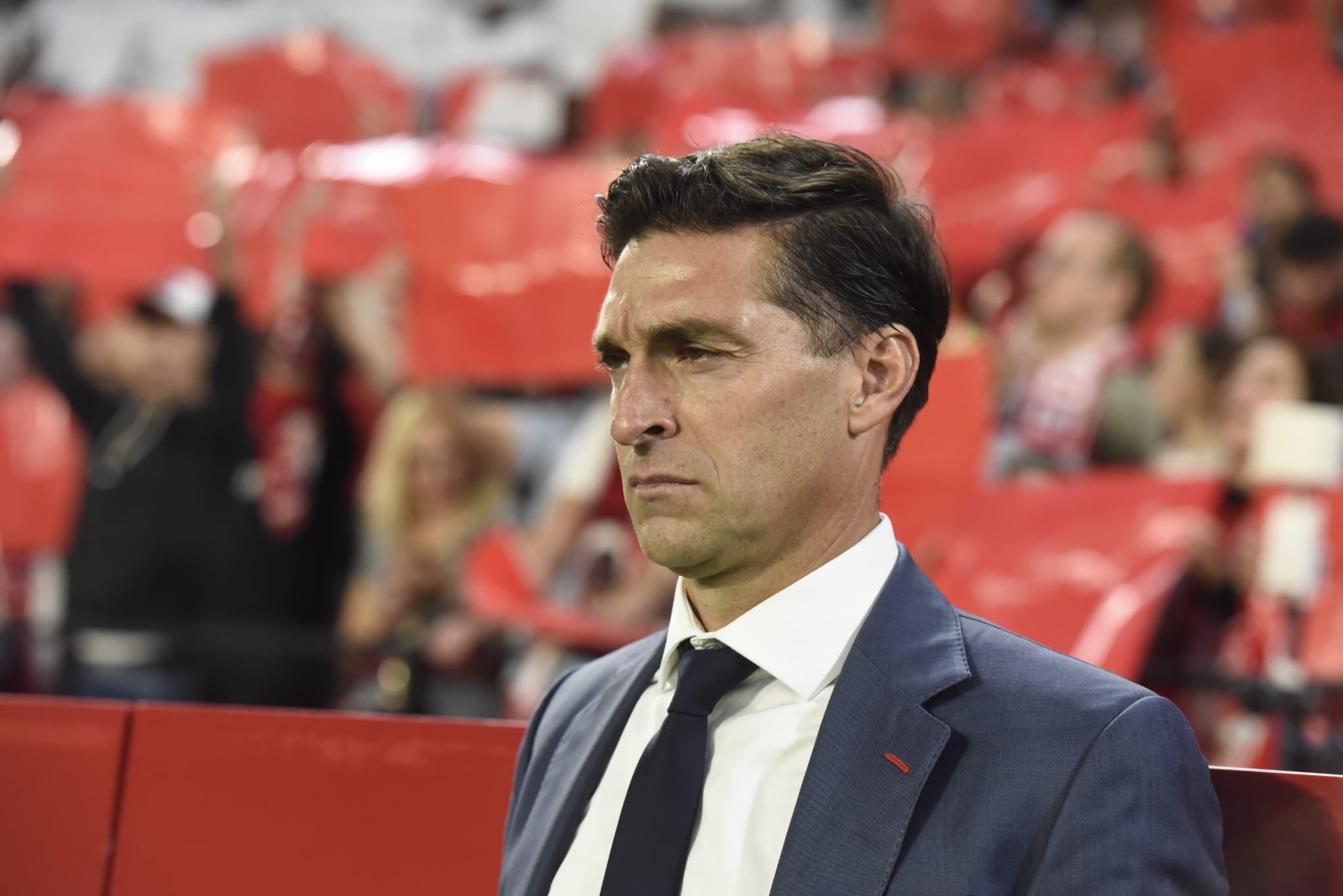  Diego Alonso, ante el Betis.