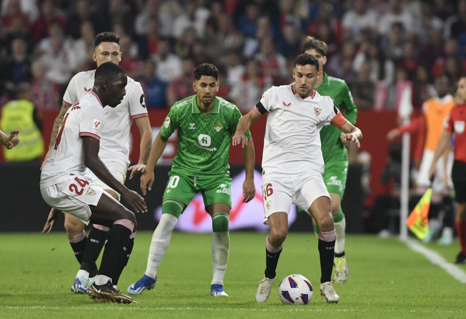  Navas, ante el Sevilla-Betis.