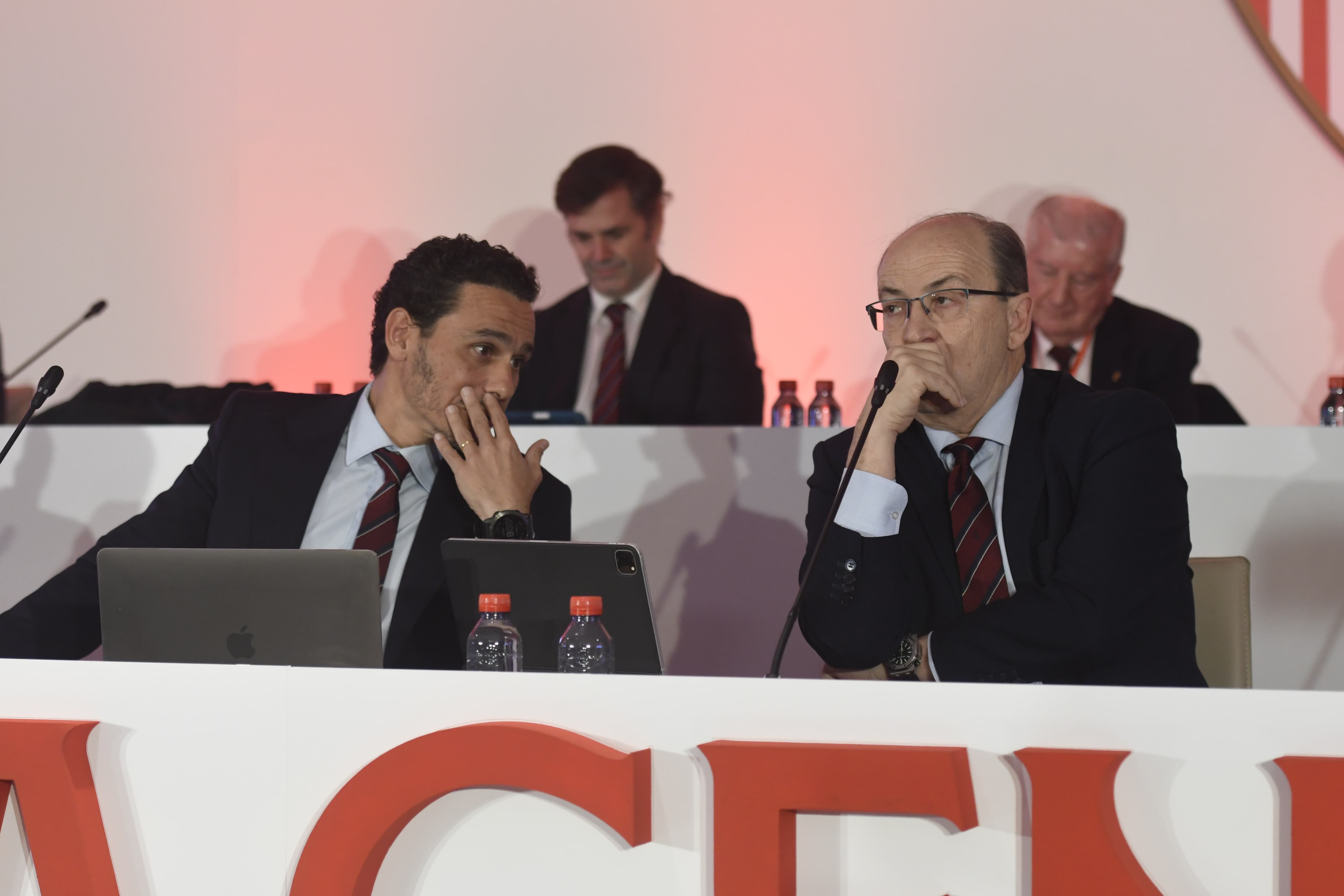 Pepe Castro y Del Nido Carrasco, antes de la Junta 2023.