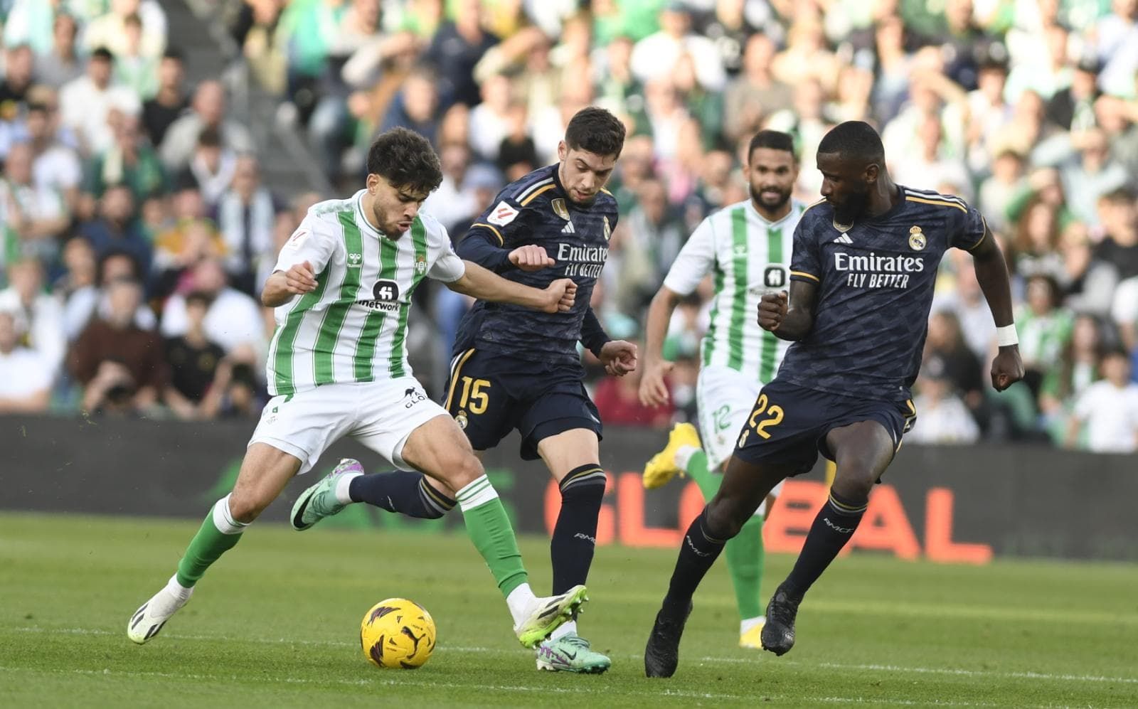  Abde, ante el Real Madrid.