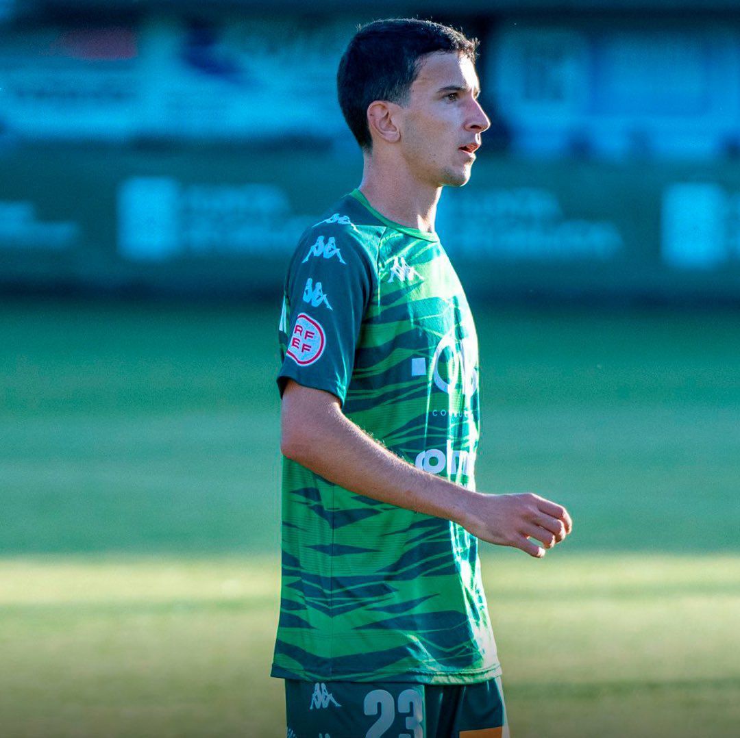  Luis Chacón, con el Arenteiro.