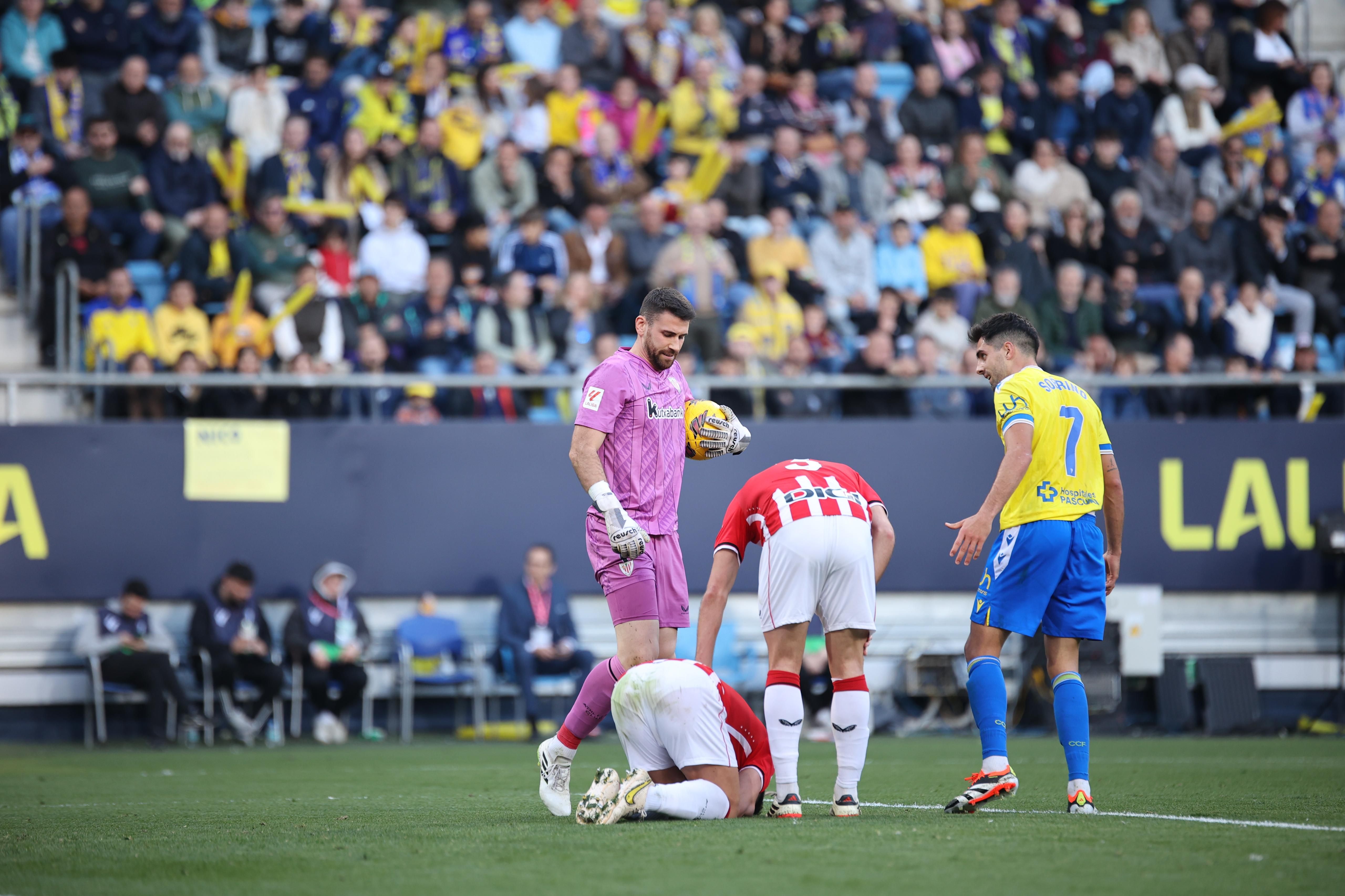 Lesión en el Athletic ante el Cádiz.
