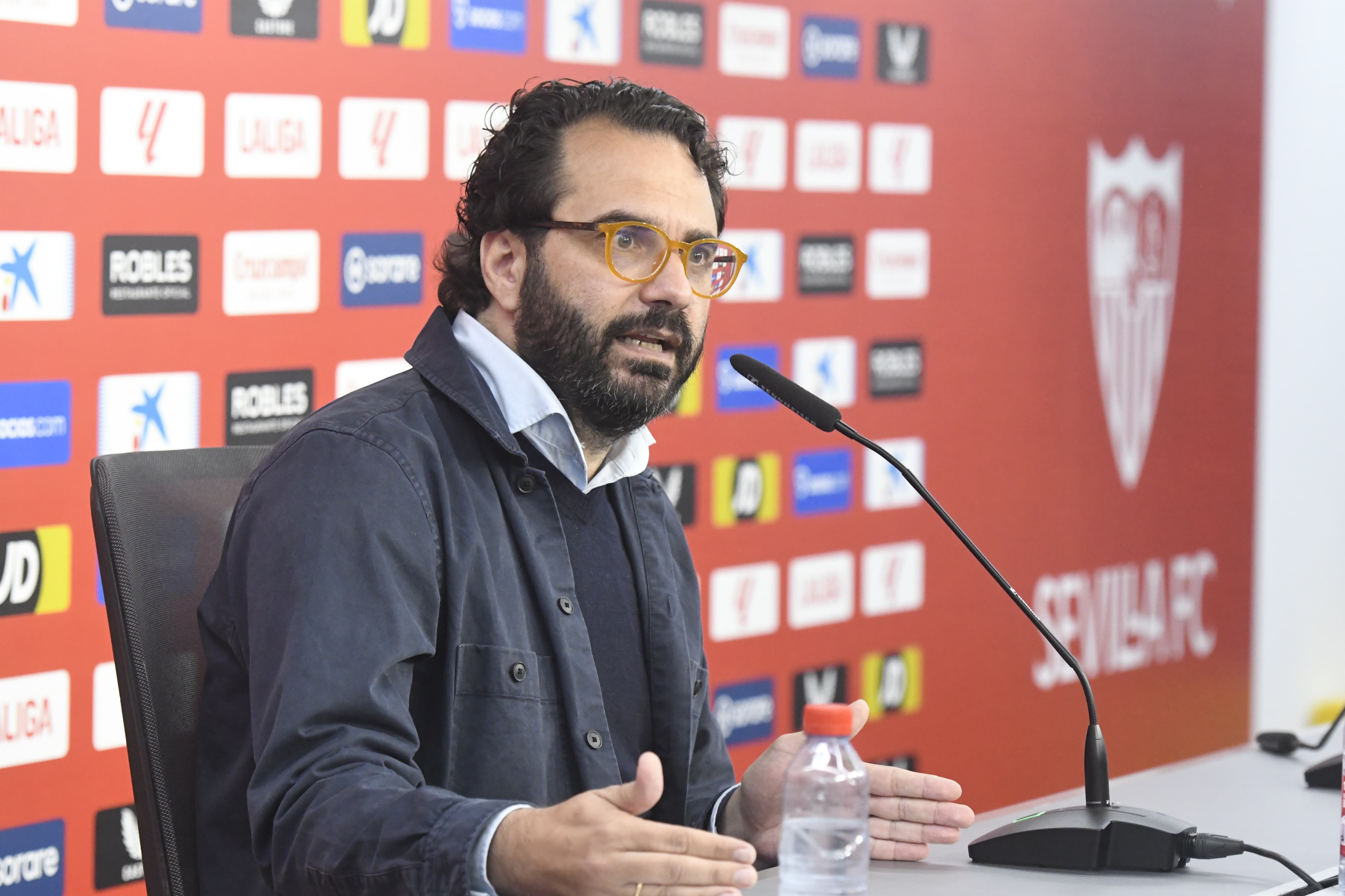  Víctor Orta, en la presentación de Alejo Véliz con el Sevilla.