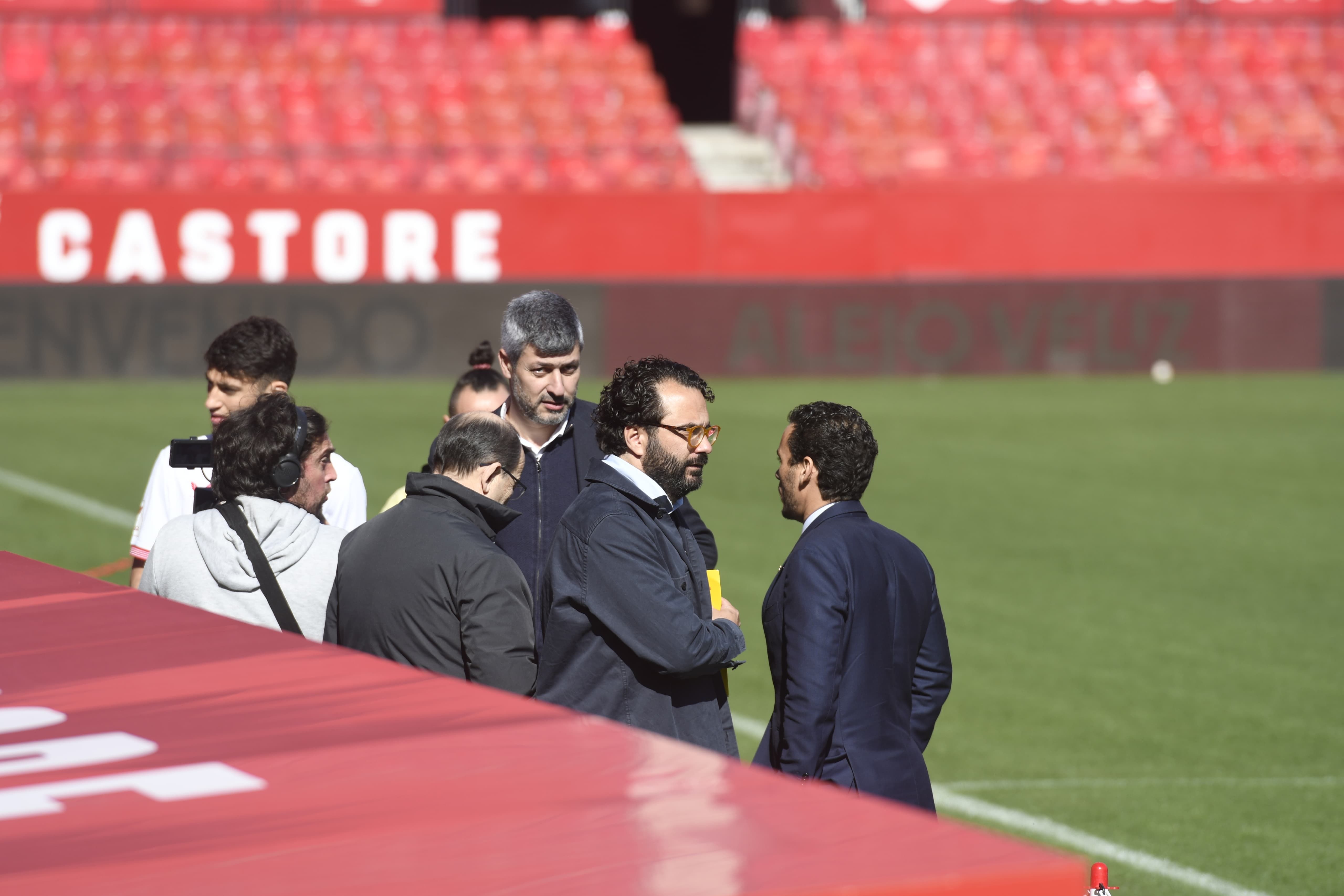 Víctor Orta, junto a Del Nido Carrasco, en la presentación de Alejo Véliz.