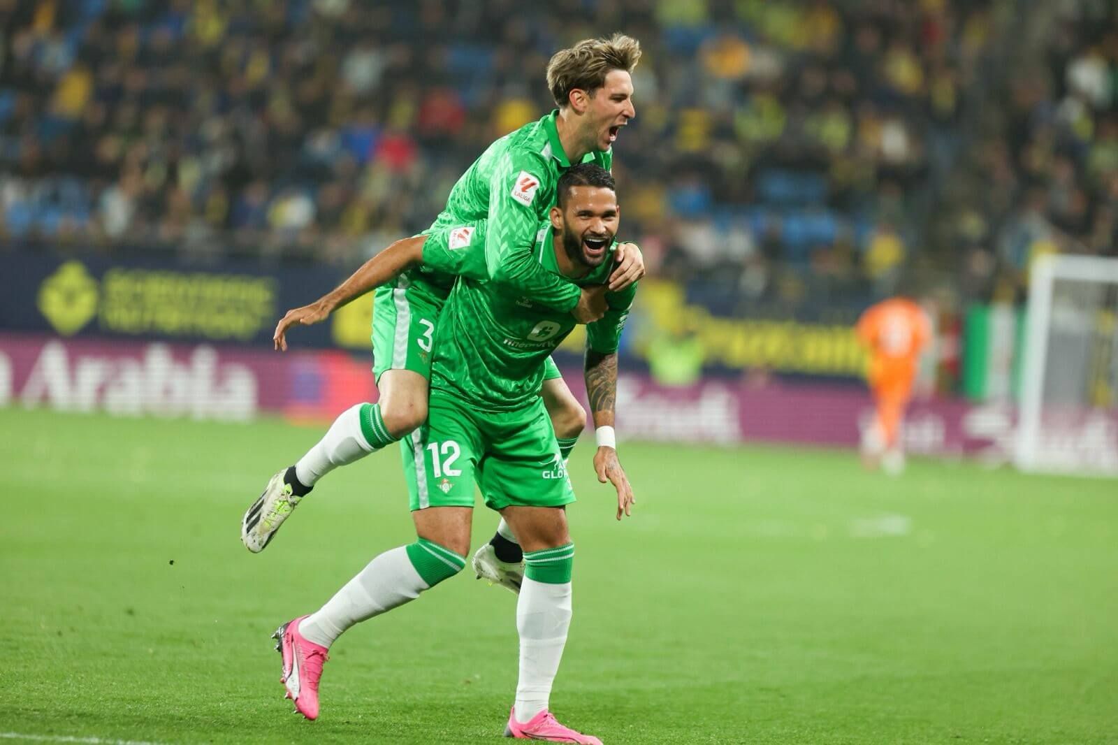  Celebración del gol de Willian José en Cádiz.