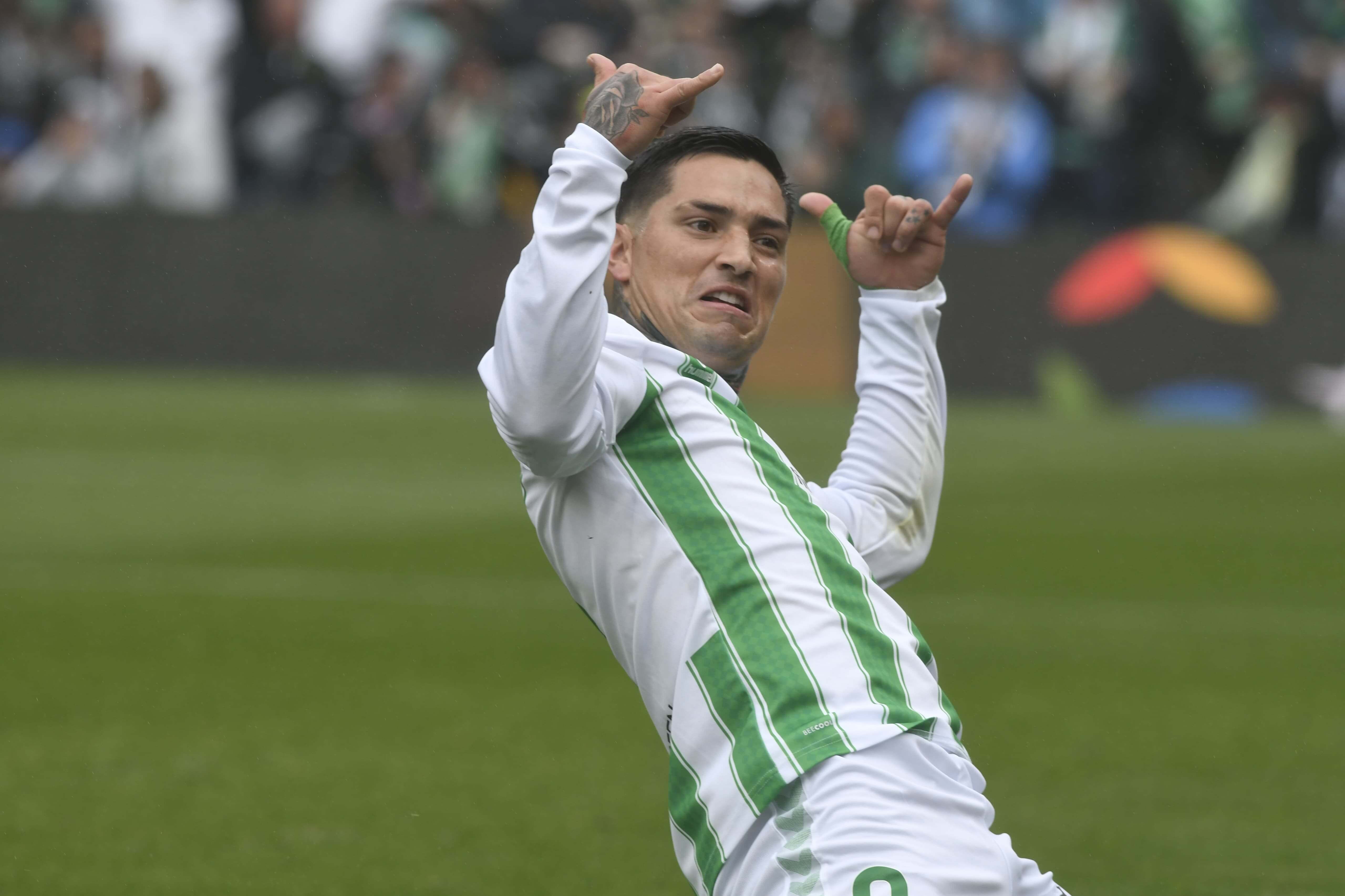  Chimy Ávila celebra un gol con el Betis