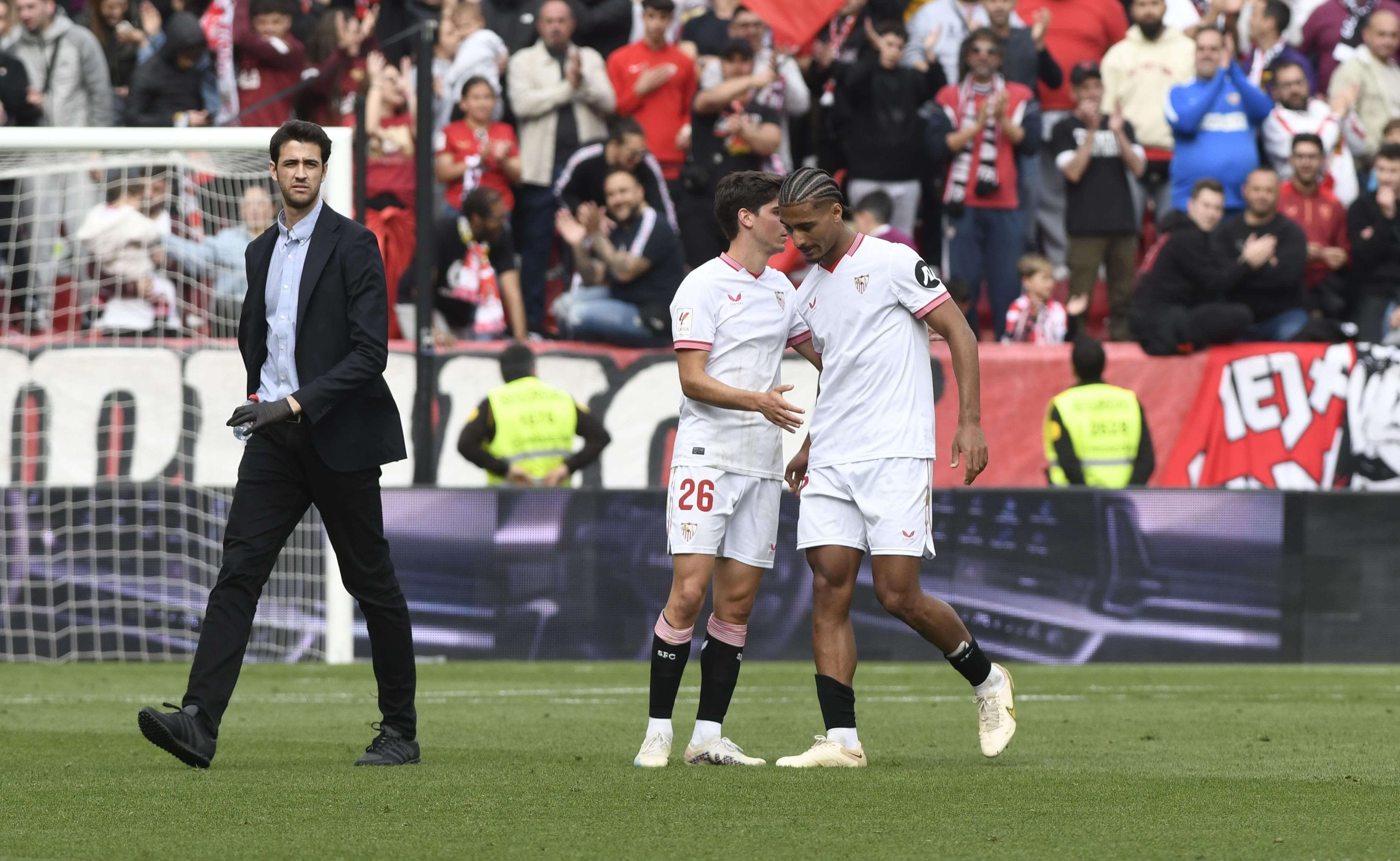  Badé, sustituido con molestias.