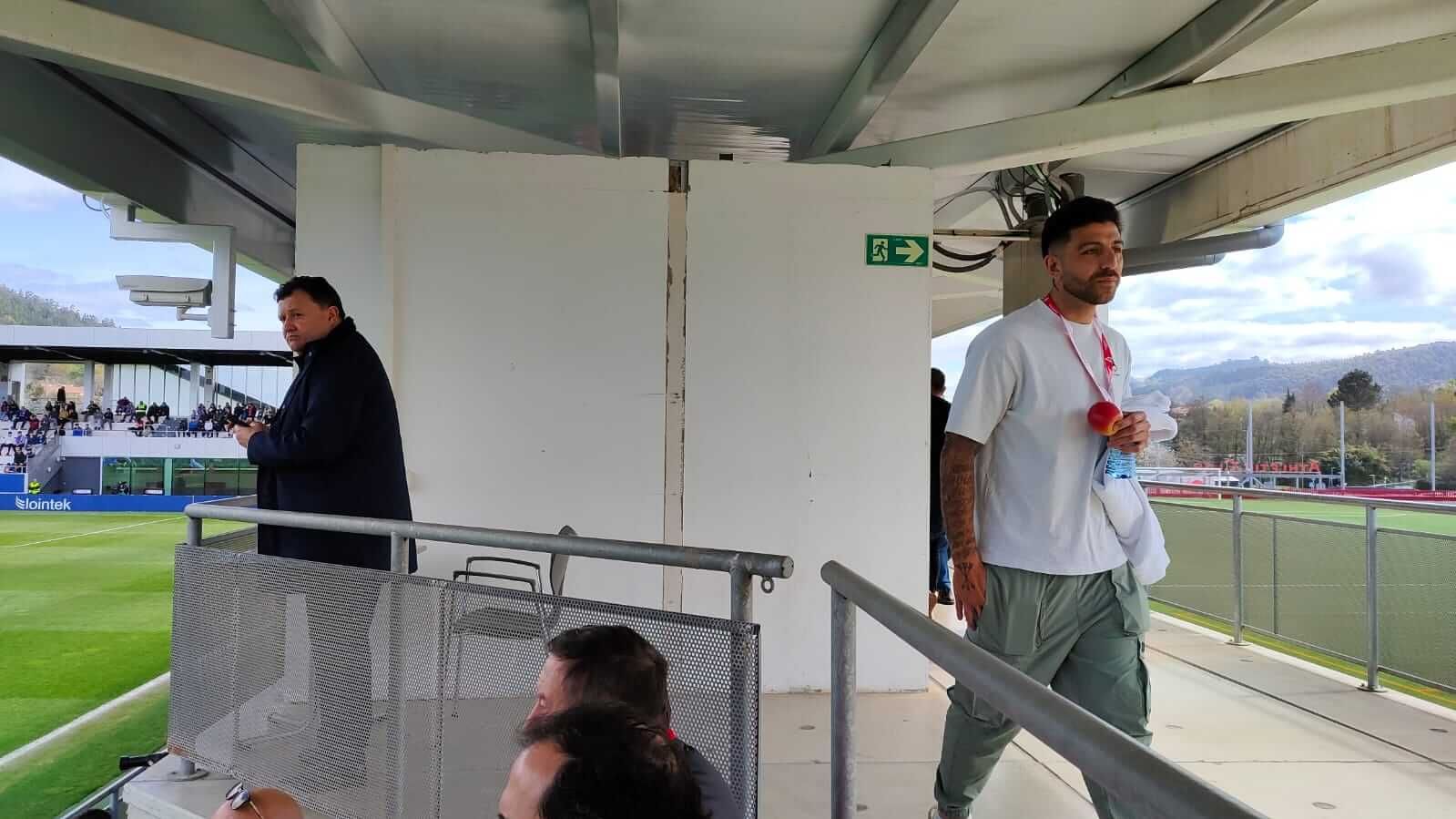 Gio Zarfino vio el Amorebieta - Sporting en la grada de Lezama.