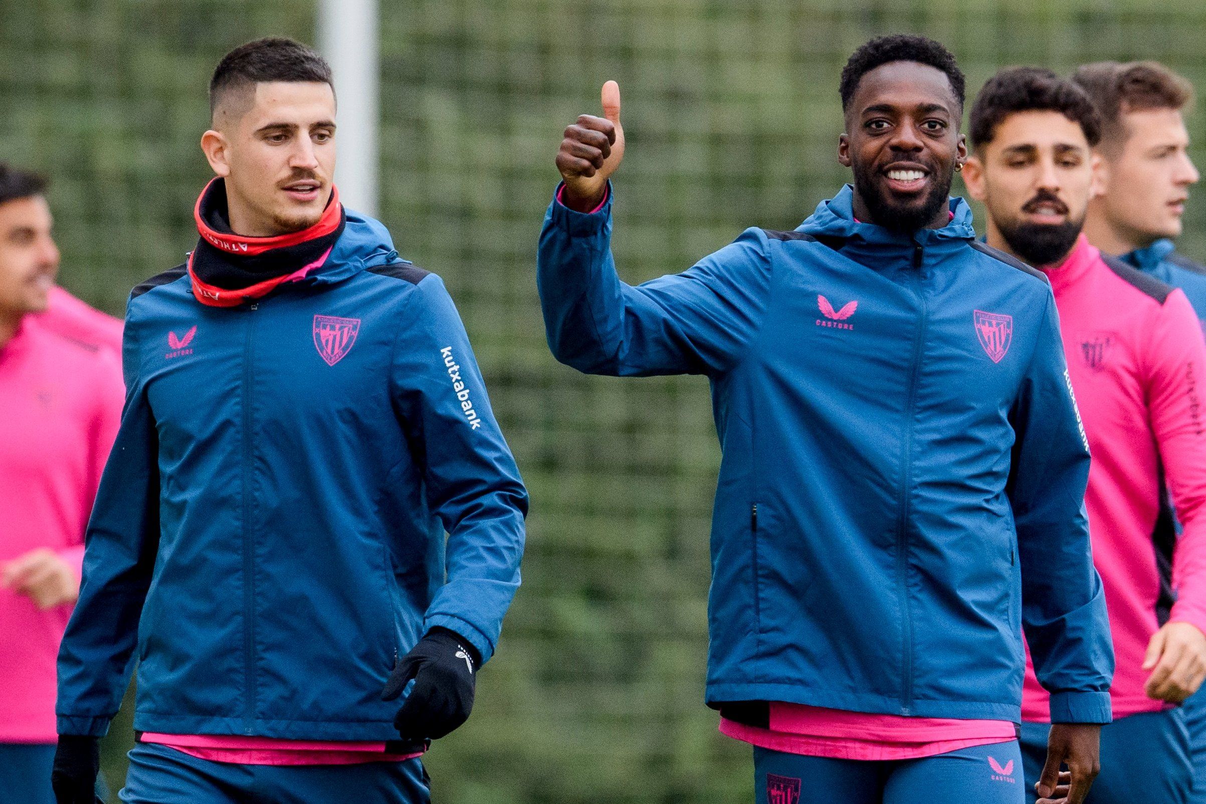  Oihan Sancet e Iñaki Williams entrenando en Lezama.