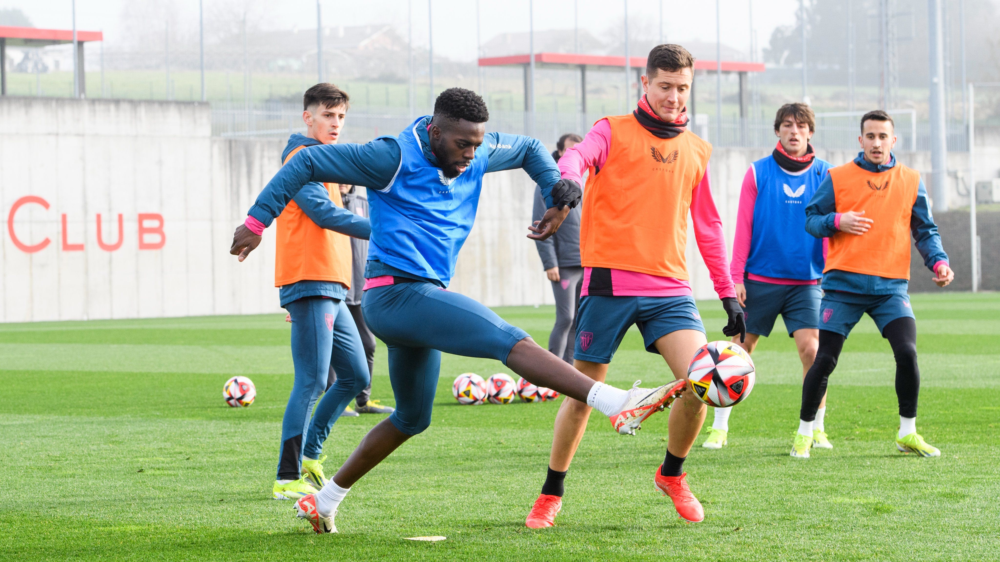  Iñaki Williams, que era duda como Nico, se entrena ya con normalidad en Lezama.