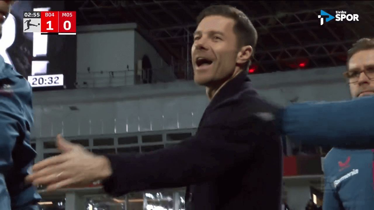  Xabi Alonso frenó el calentamiento de su jugador.