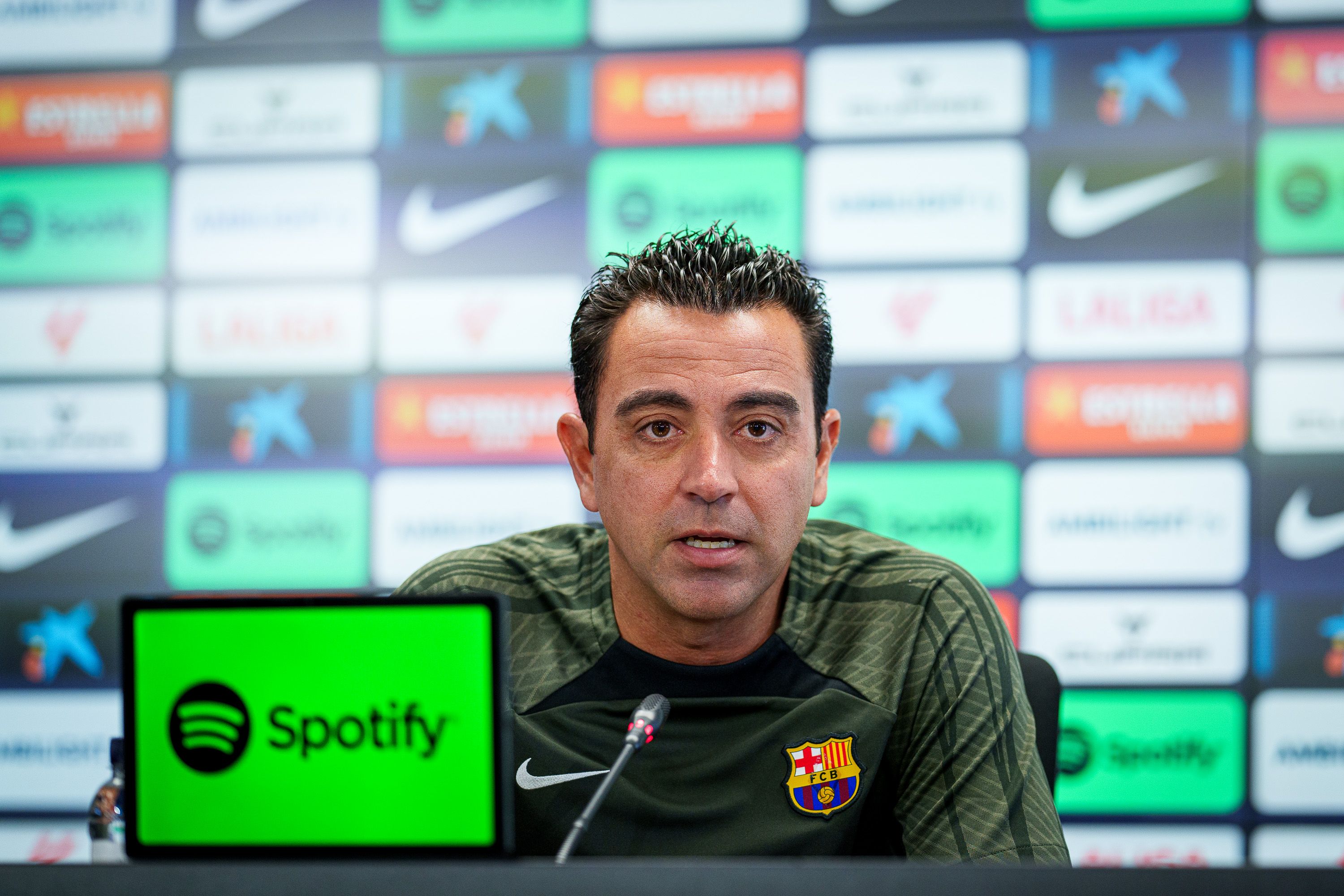  Xavi Hernández, en rueda de prensa.