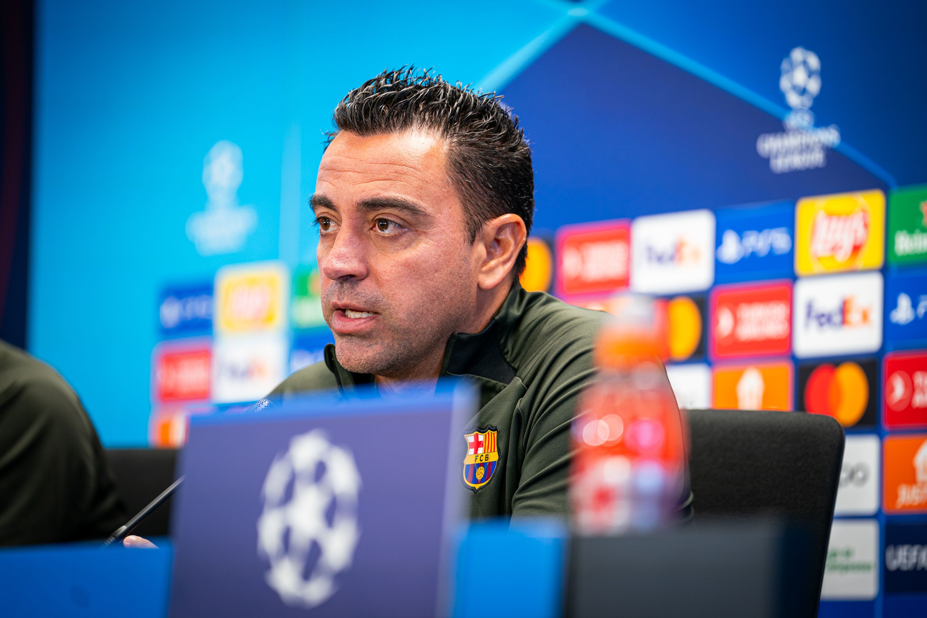  Xavi Hernández, en sala de prensa.