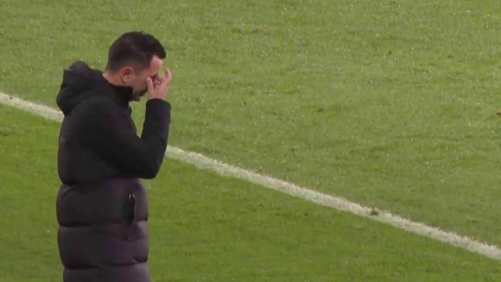  Xavi Hernández durante el partido ante el Girona.