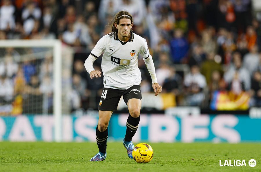 Yarek es el favorito para sustituir a Gayà