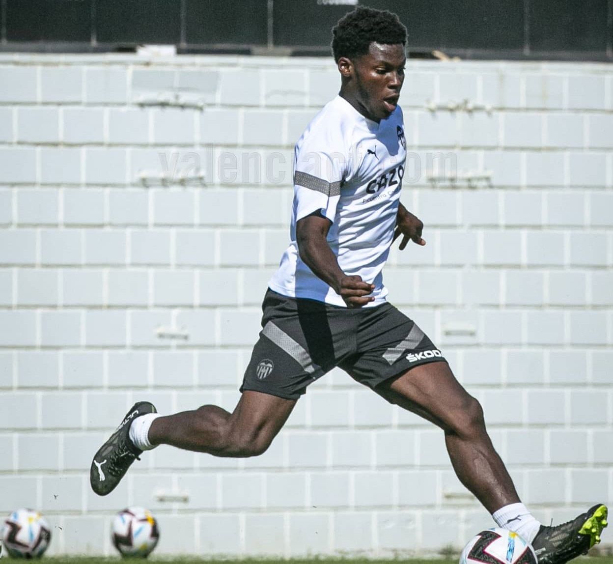  Yunus Musah vuelve a los entrenamientos.
