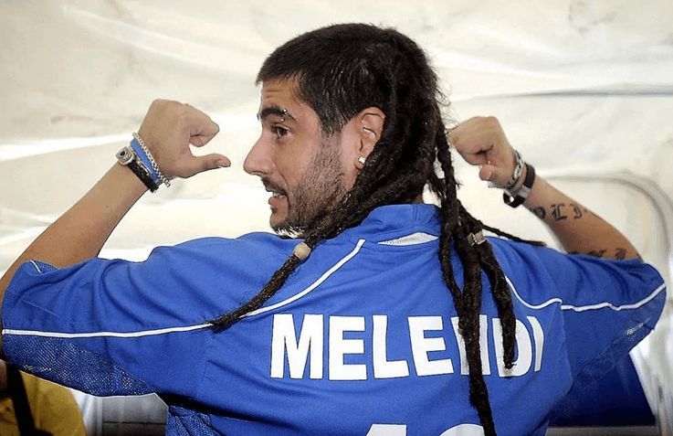 Melendi con la camiseta del Real Oviedo en 2006.
