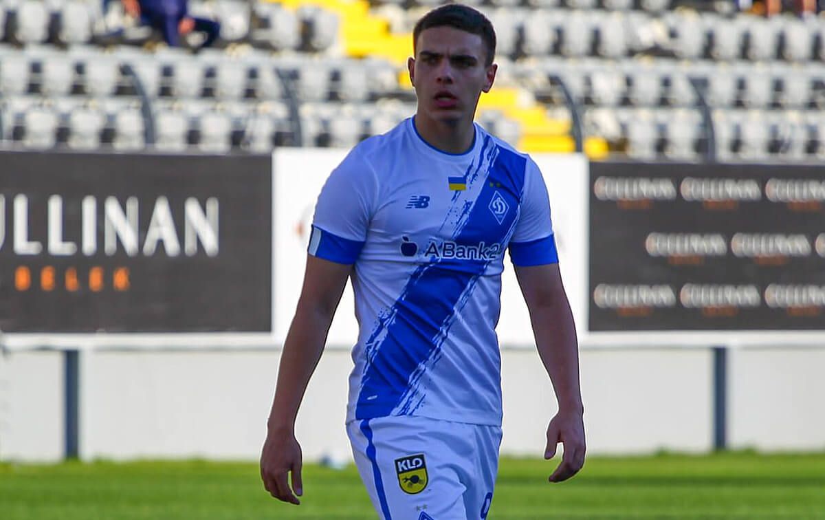  Ponomarenko, jugando con el Dinamo de Kiev.