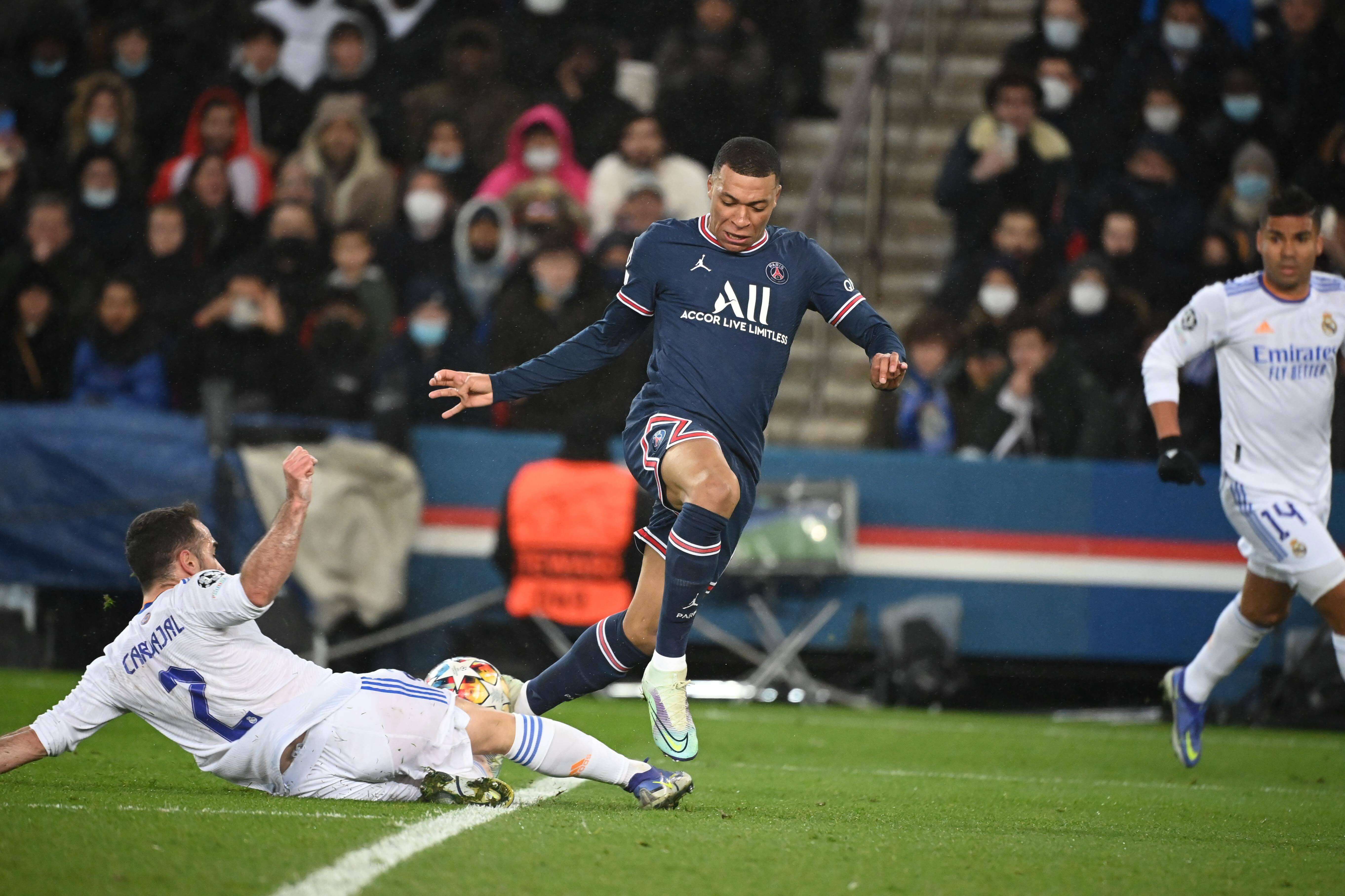 Dani Carvajal y Kylian Mbappé (Fuente: Cordon Press)