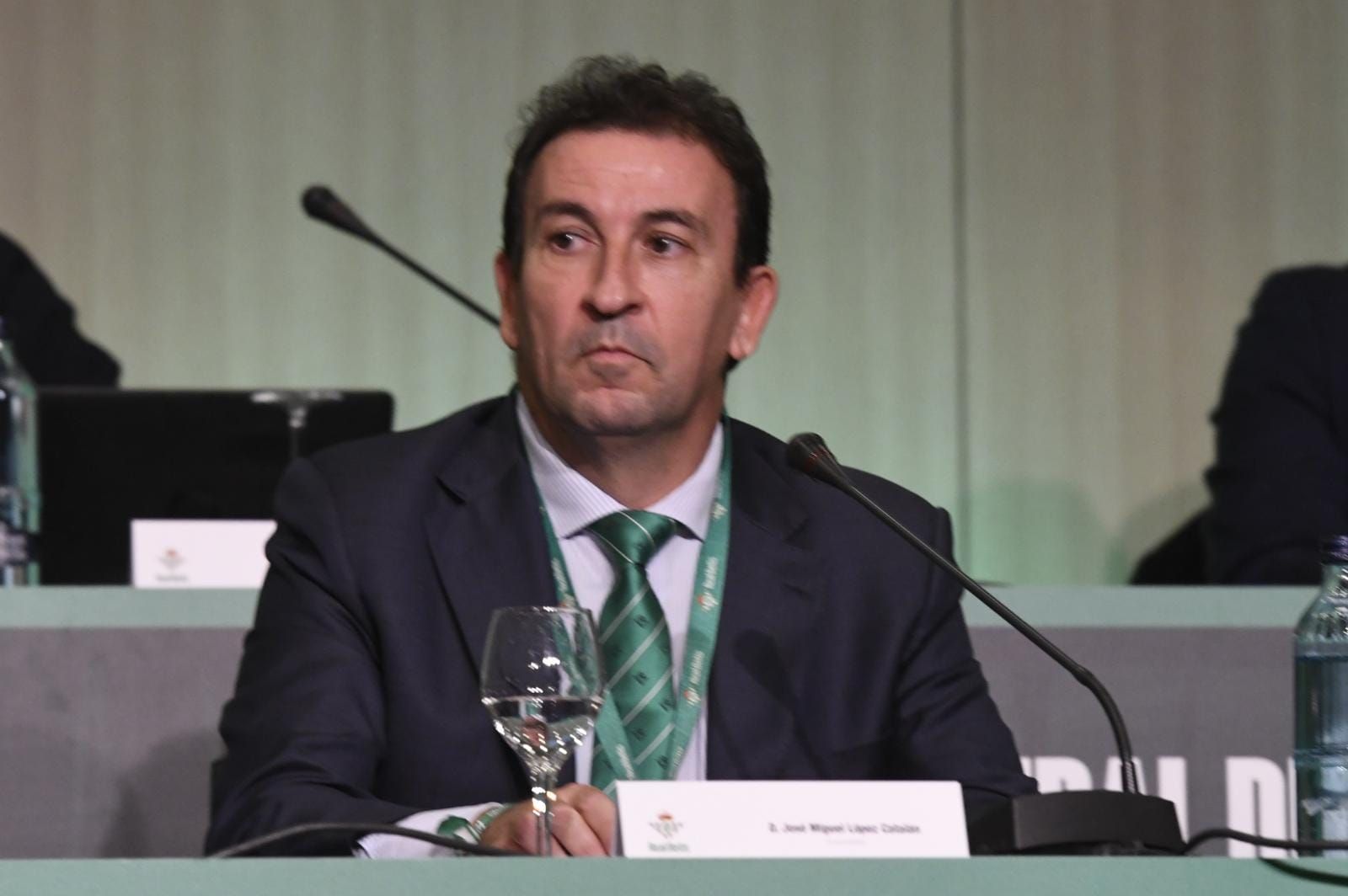 Catalán, en la Junta del Betis