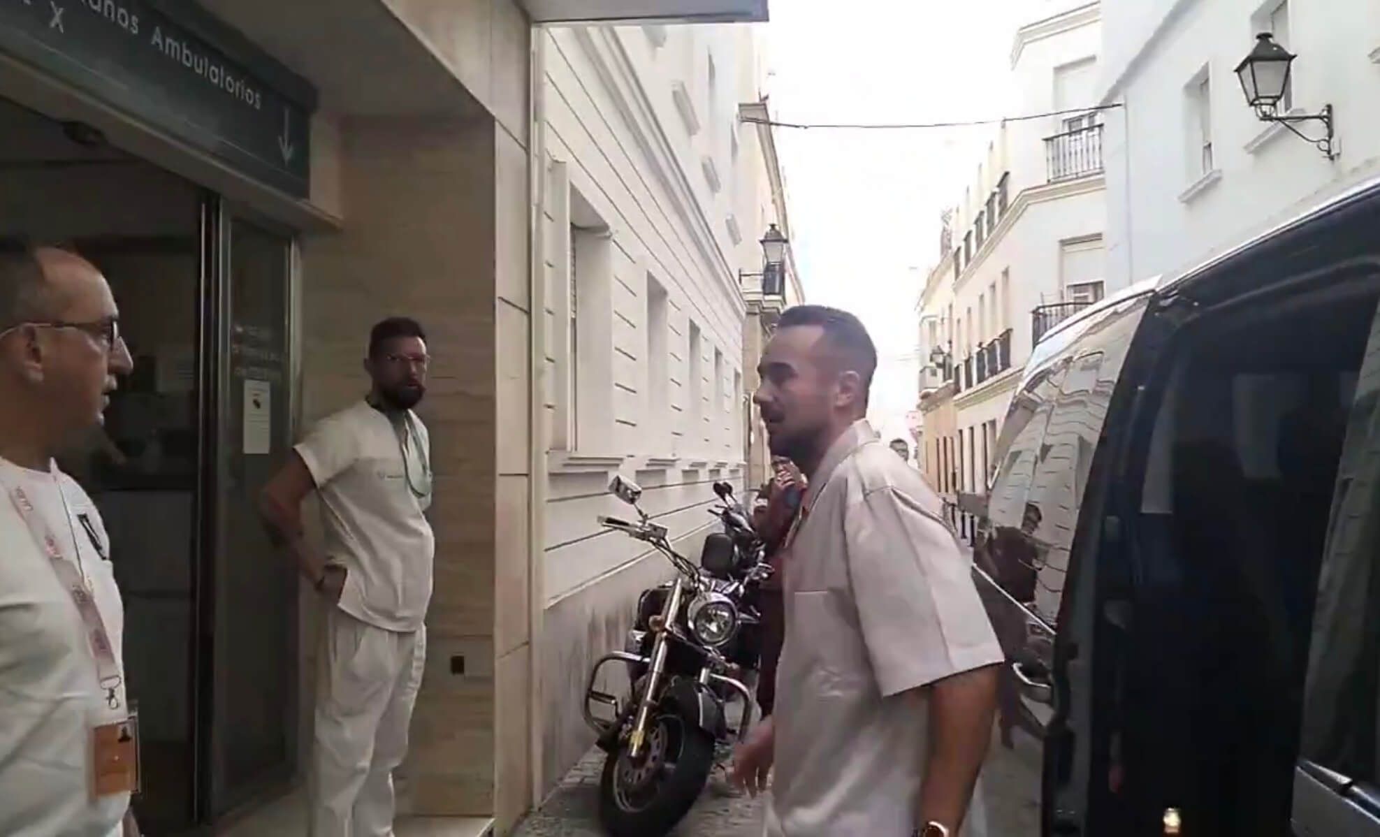 Javi Ontiveros antes de pasar reconocimiento médico con el Cádiz CF.