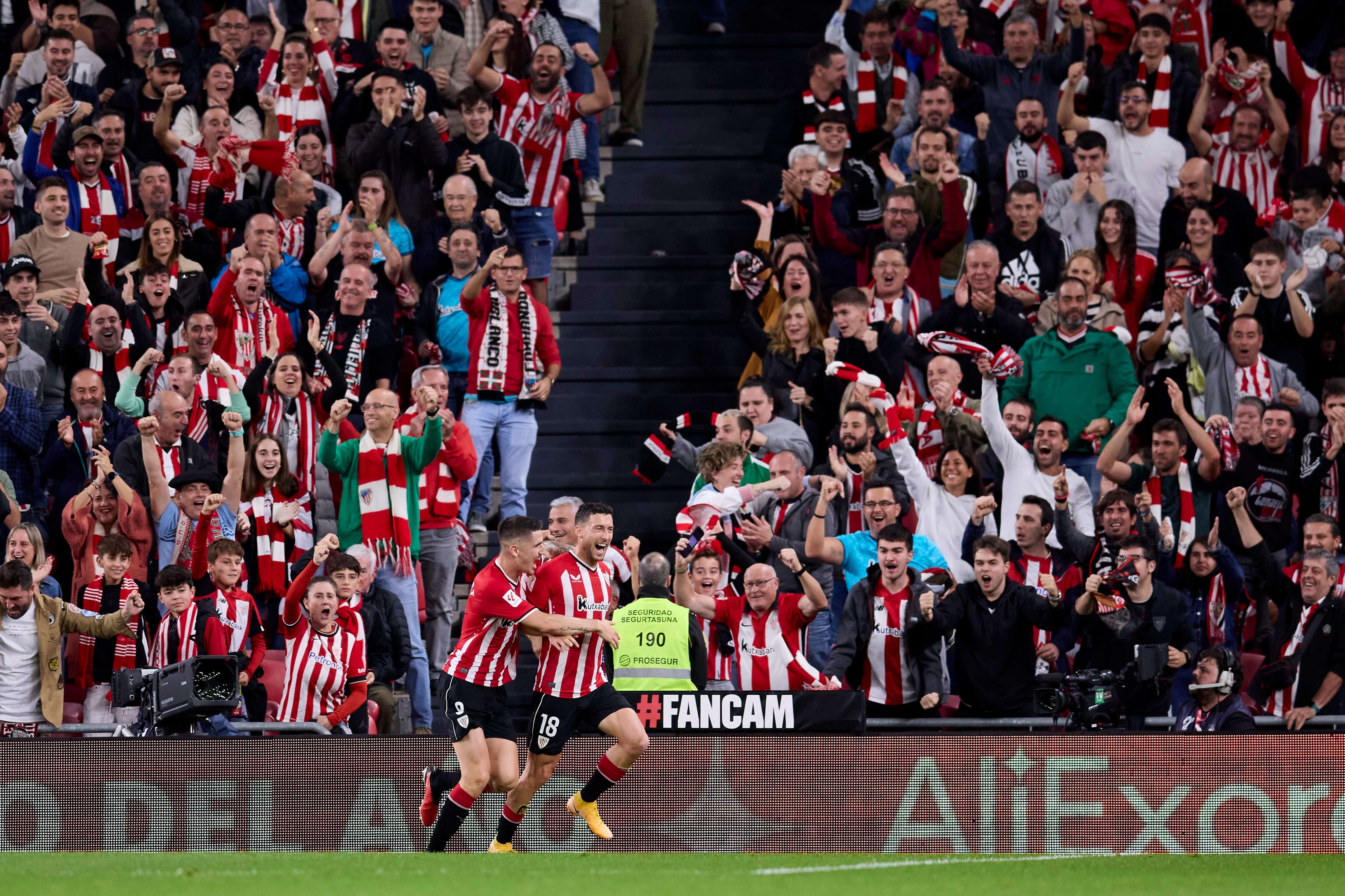 Óscar De Marcos celebra su último gol con el Athletic