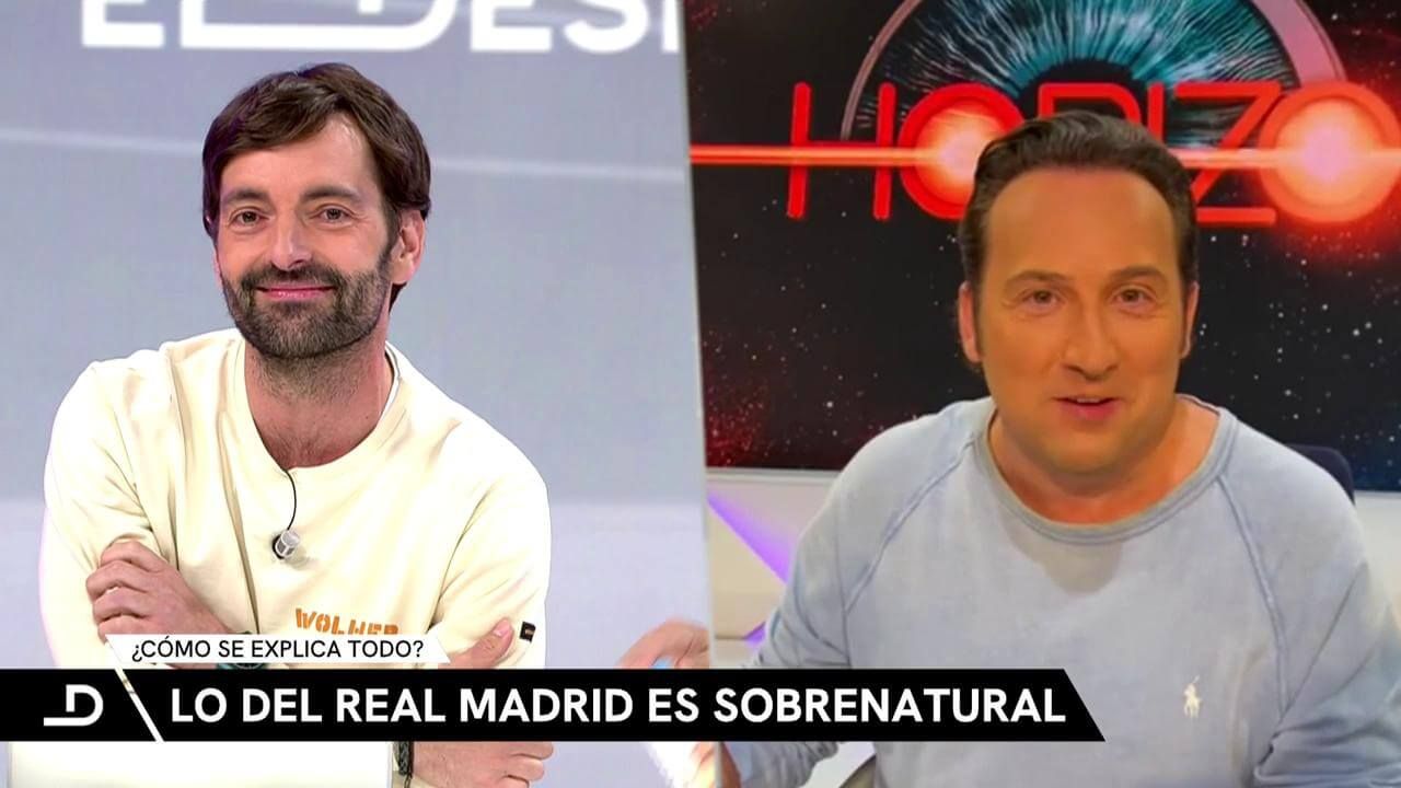  Iker Jiménez charlando con Ricardo Reyes en 'ElDesmarque Madrugada'