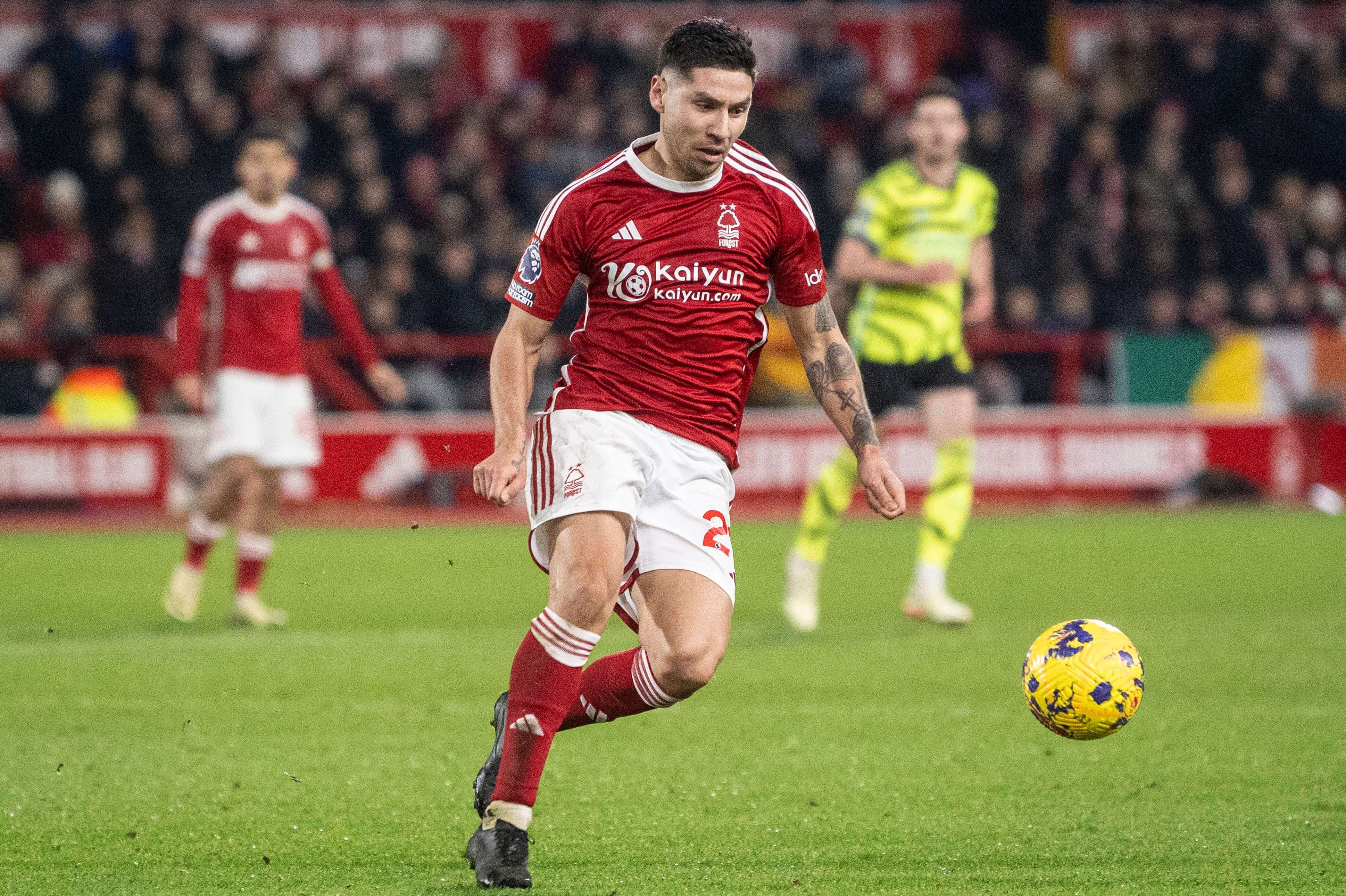 Montiel, en uno de sus últimos partidos con el Nottingham Forest.