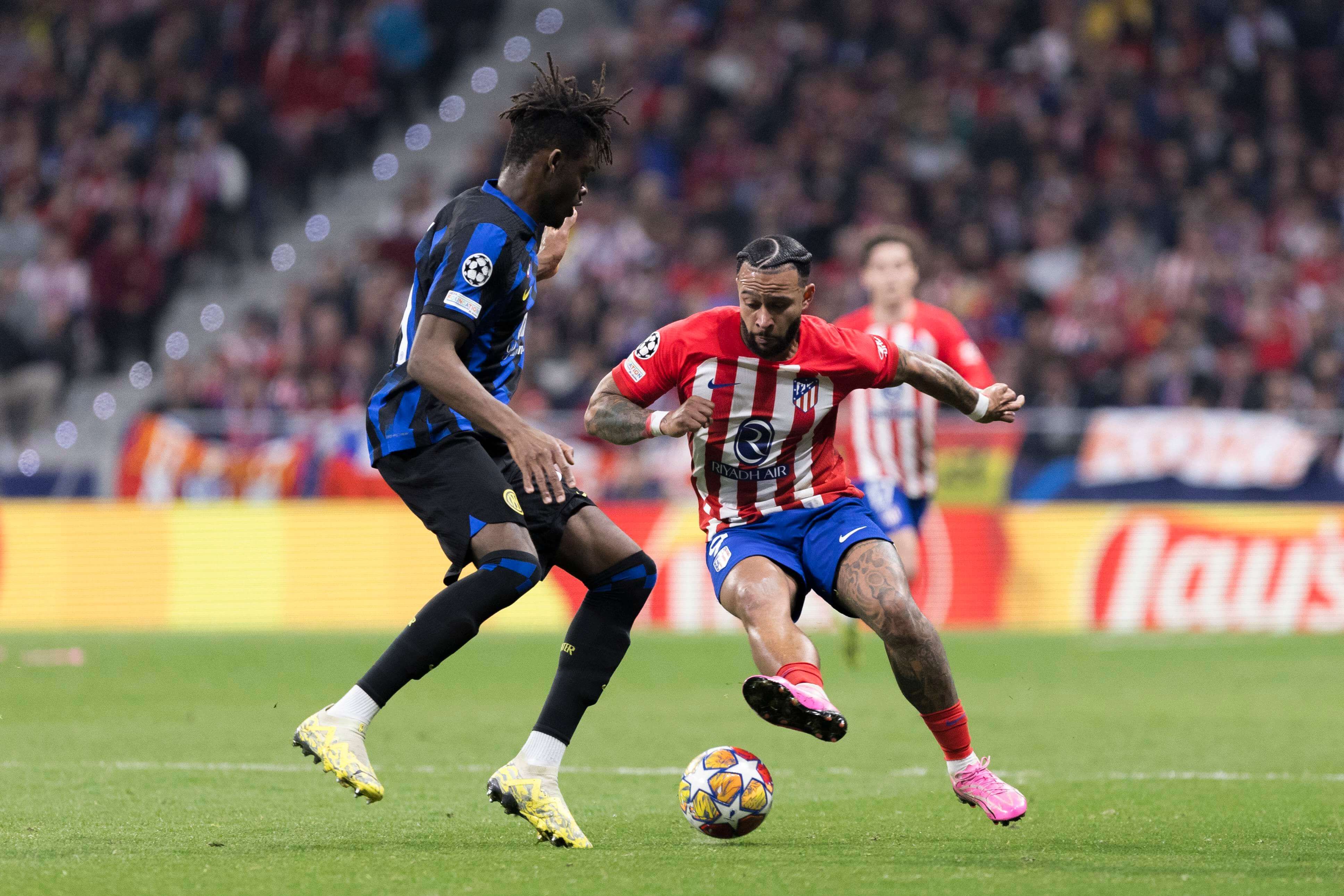 Memphis Depay durante el partido ante el Inter de Milán. (Fuente: Cordon Press)