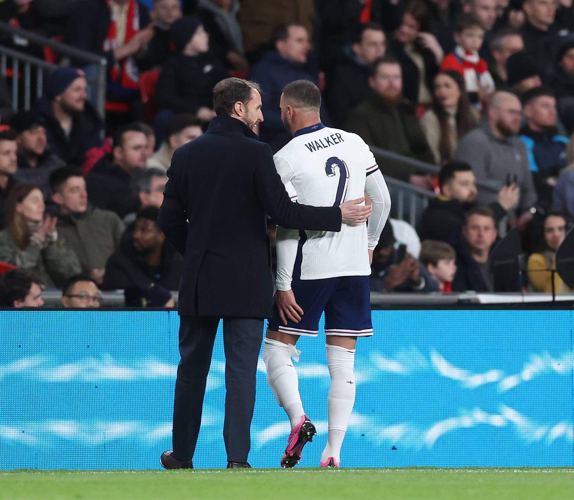  Walker se retiró lesionado de su partido con Inglaterra