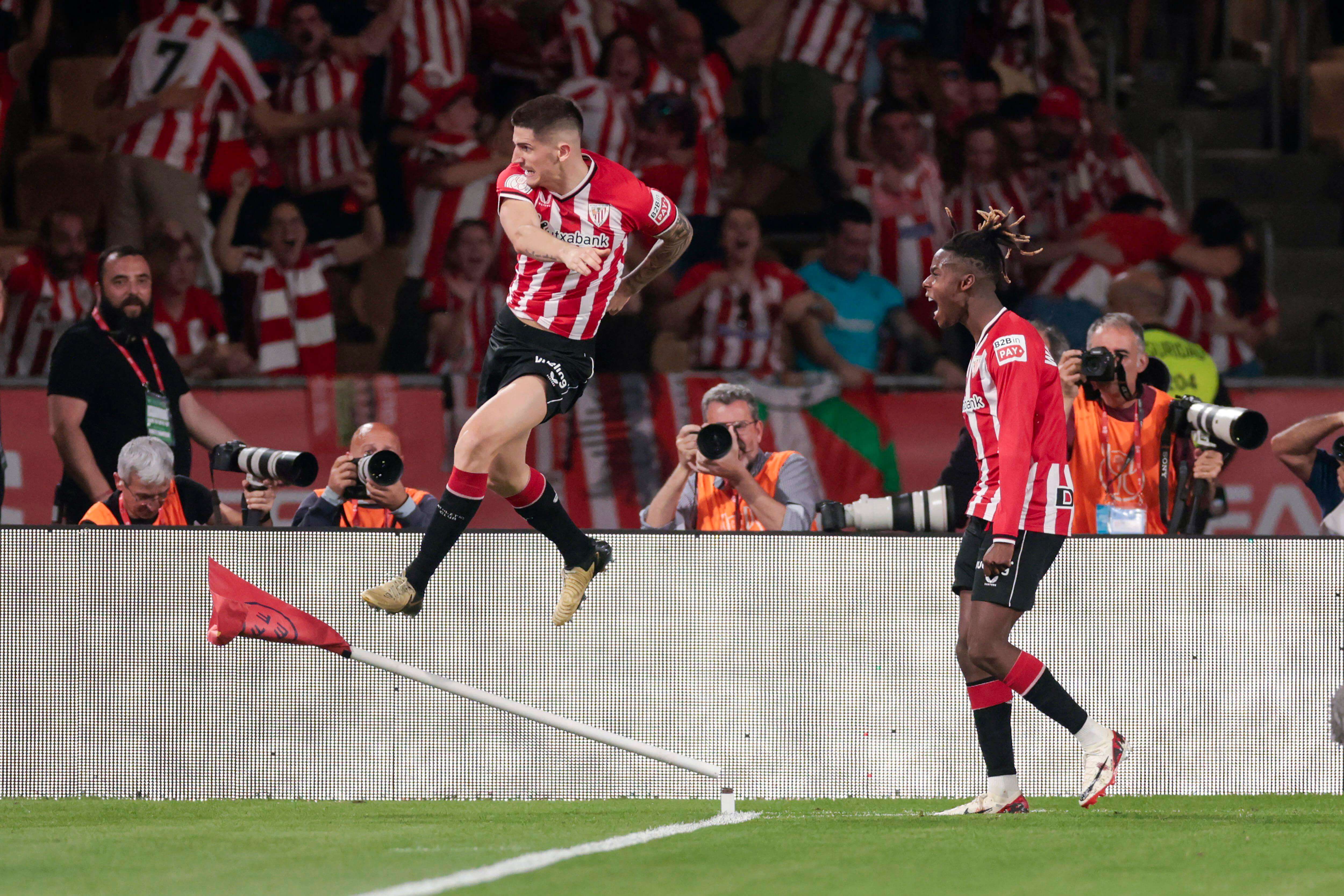  Oihan Sancet celebra con Nico Williams el gol en la final de Copa del Rey (Cordon Press)
