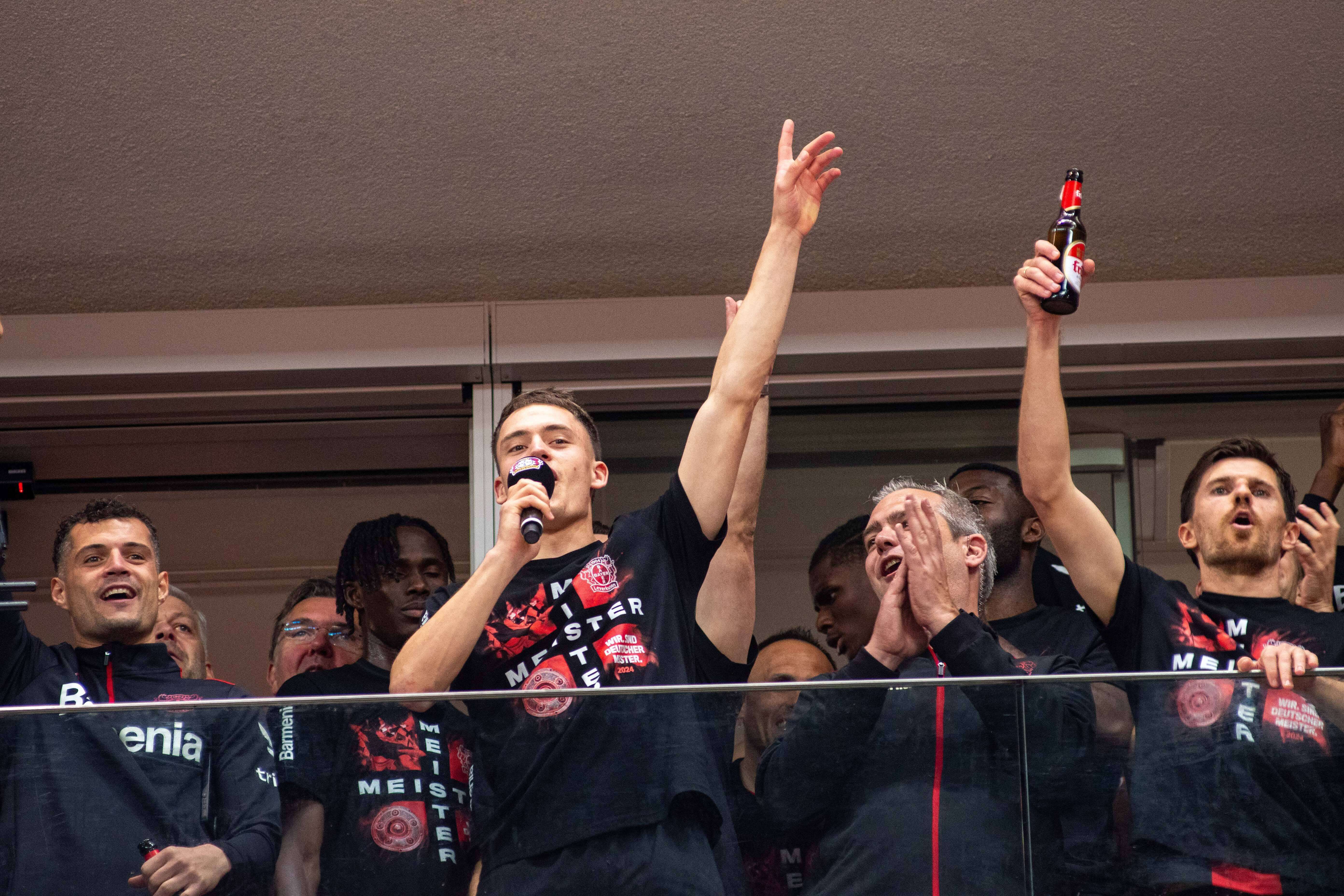  Florian Wirtz celebrando la Bundesliga del Bayer Leverkusen.