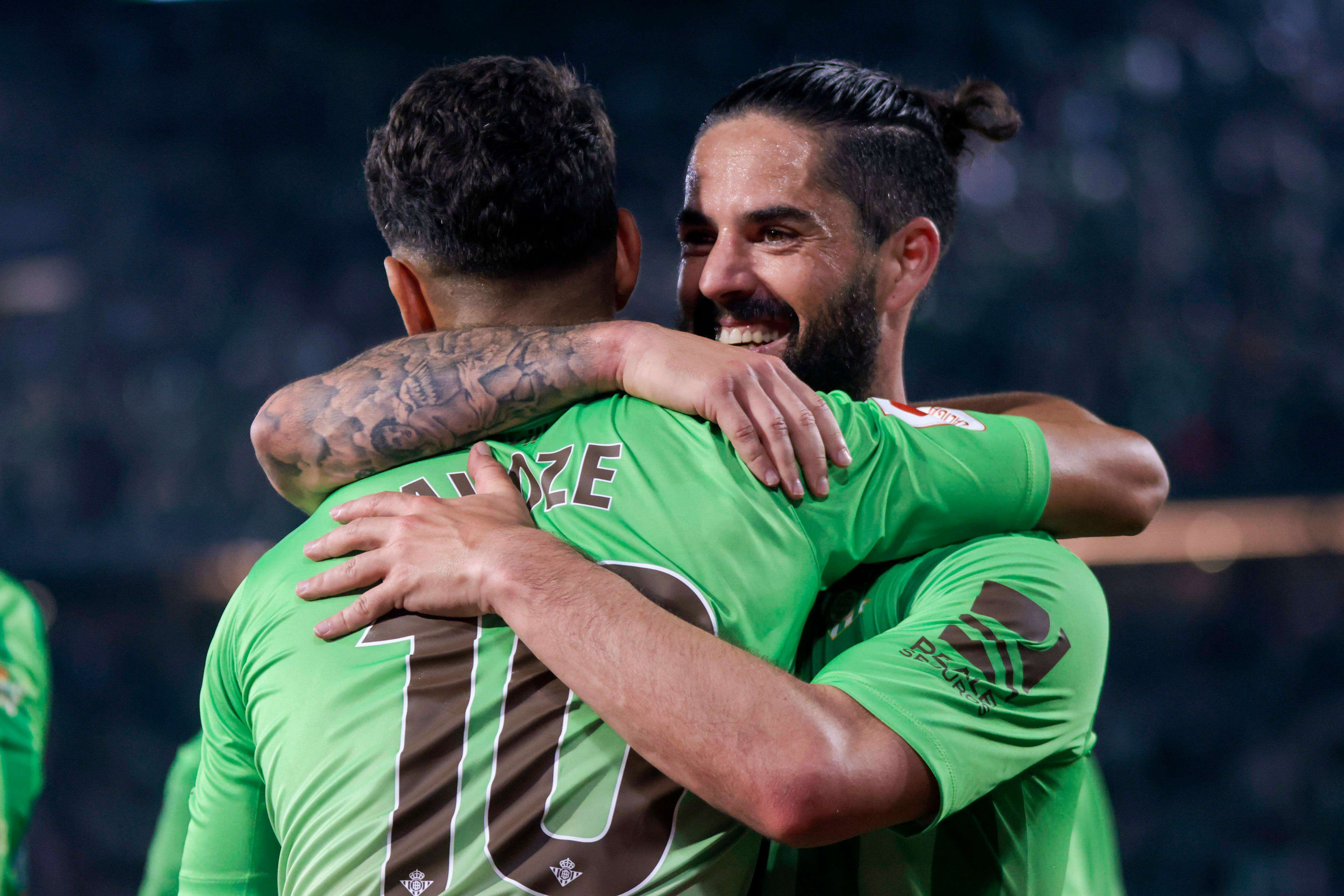  Ayoze e Isco celebran un gol con el Betis