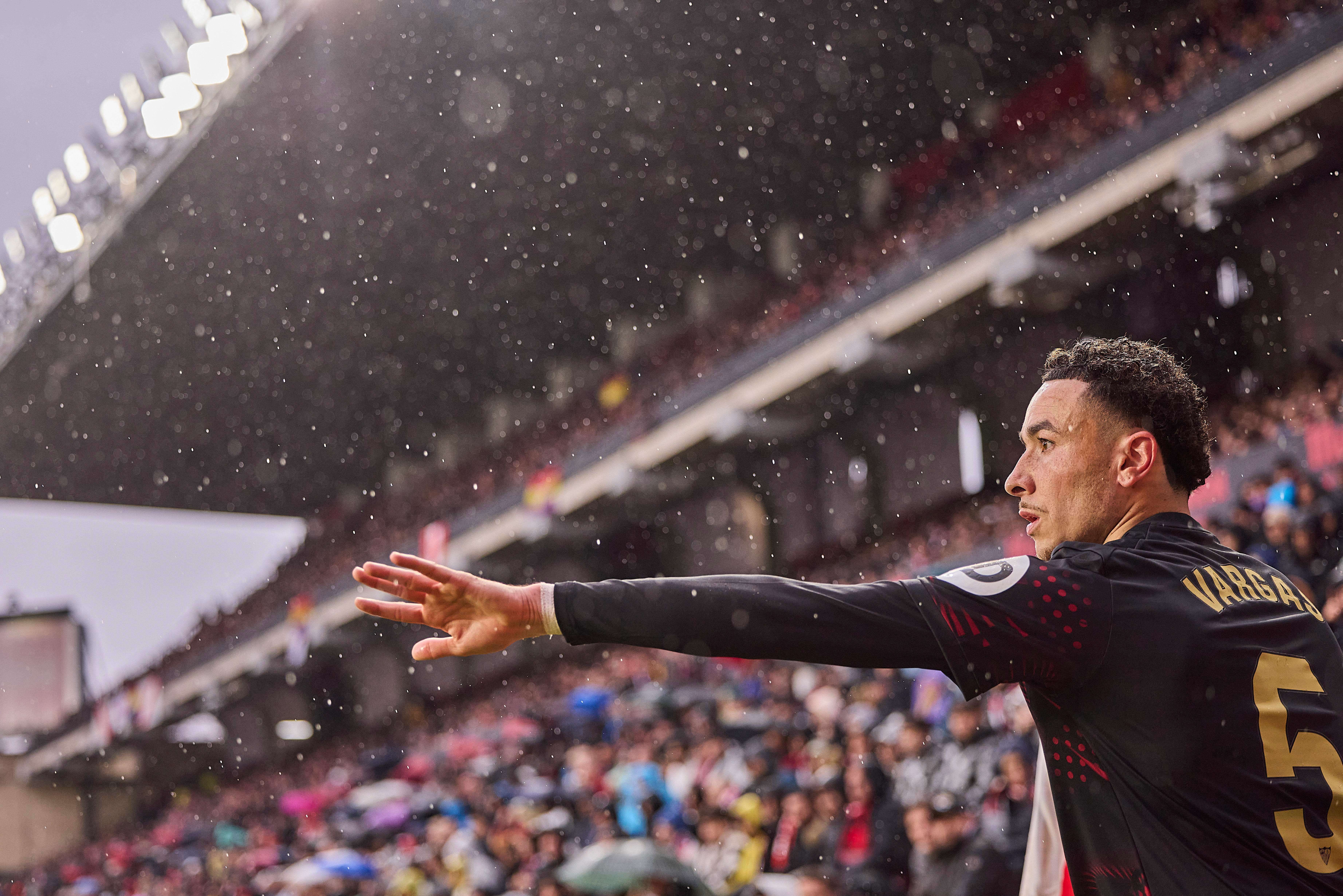  Rubén Vargas, ante el Rayo Vallecano.