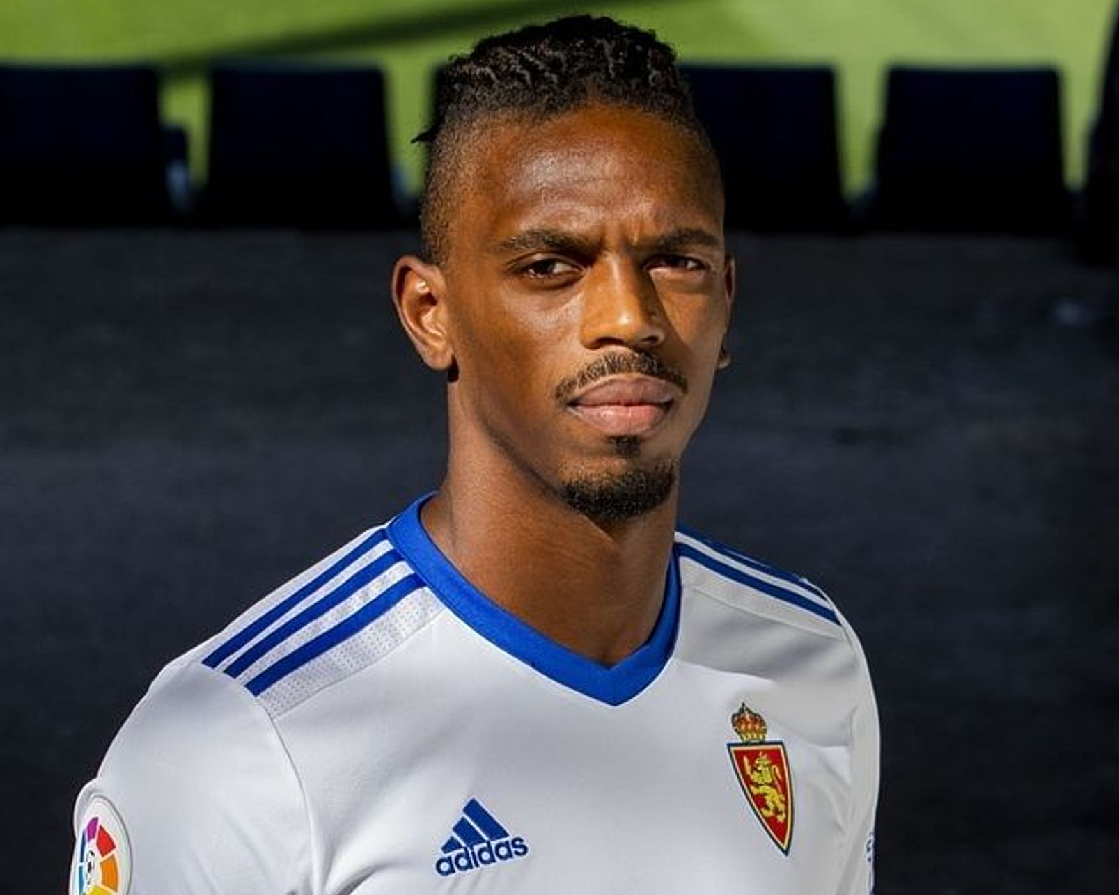 Jair con la nueva camiseta.