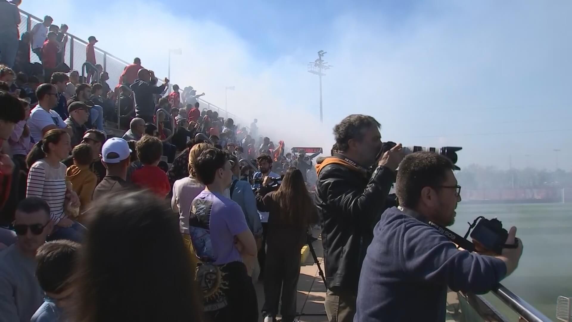  Gradas repletas en el último entrenamiento del Mallorca