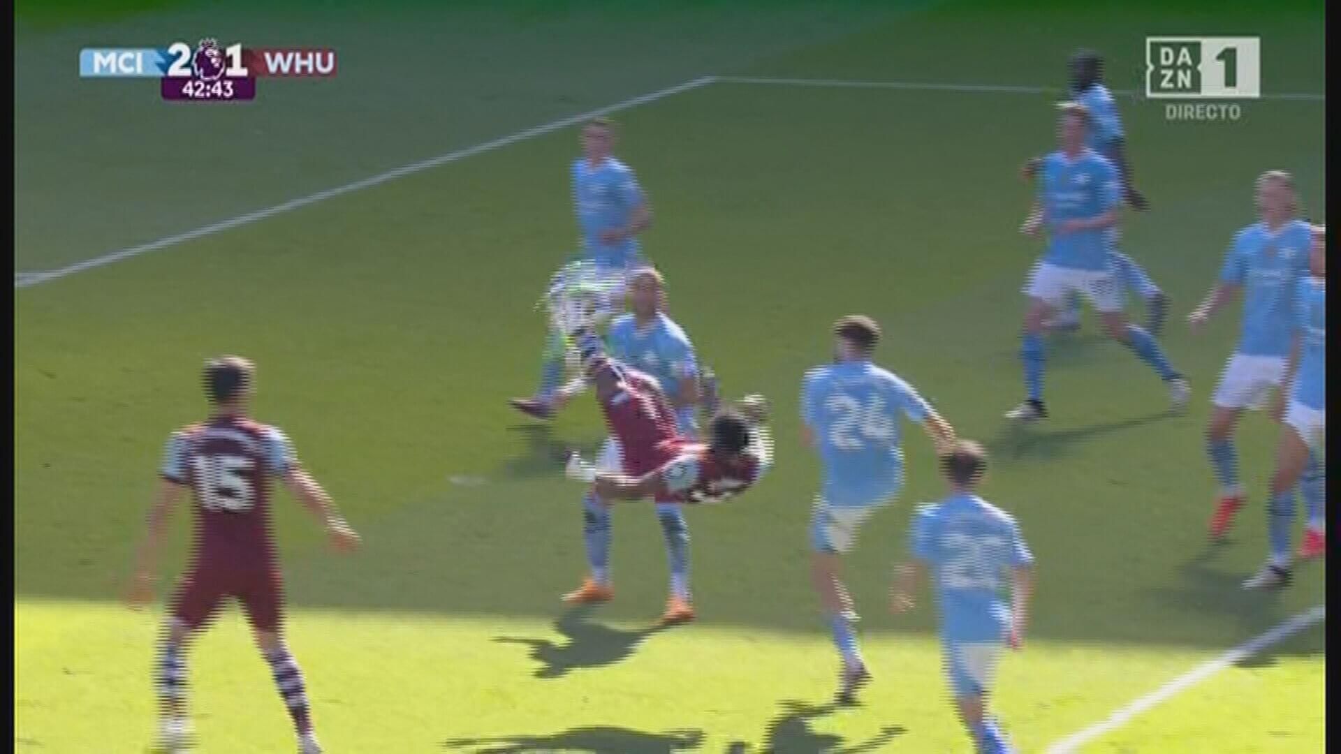 El gol de chilena de Kudus ante el City  (DAZN)