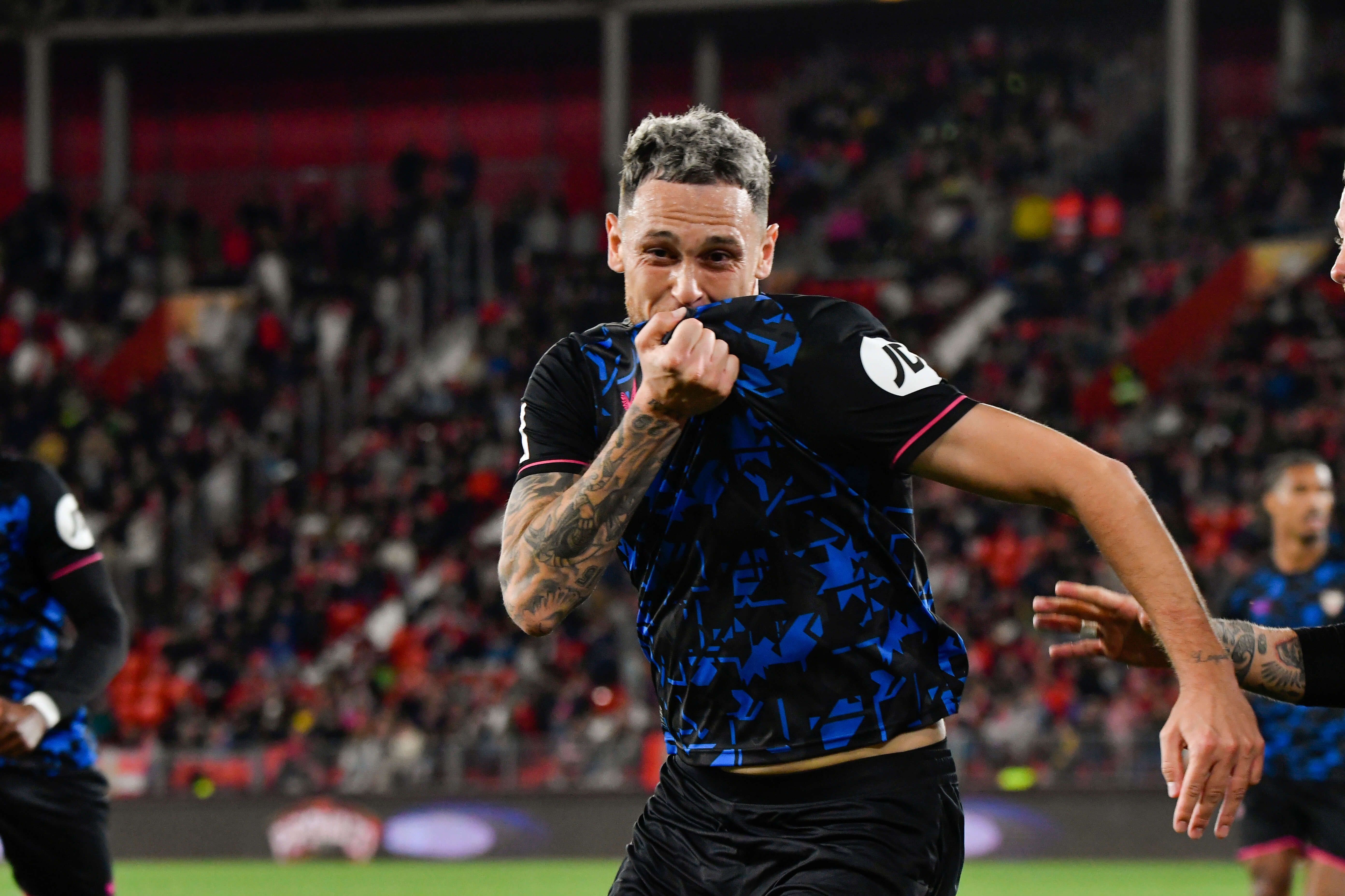  Ocampos, celebrando su gol ante el Almería. 