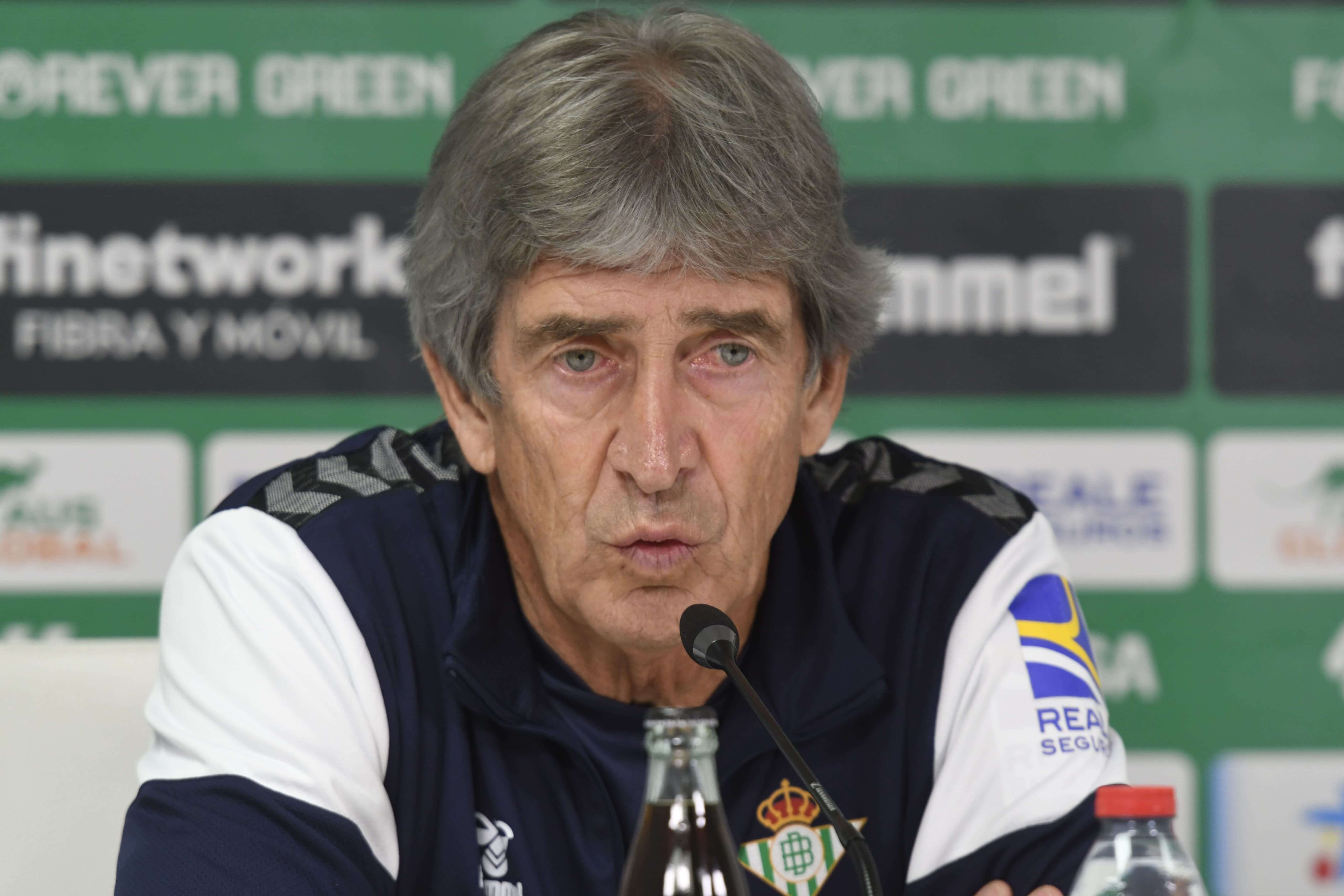 Manuel Pellegrini durante la rueda de prensa (foto: Kiko Hurtado).
