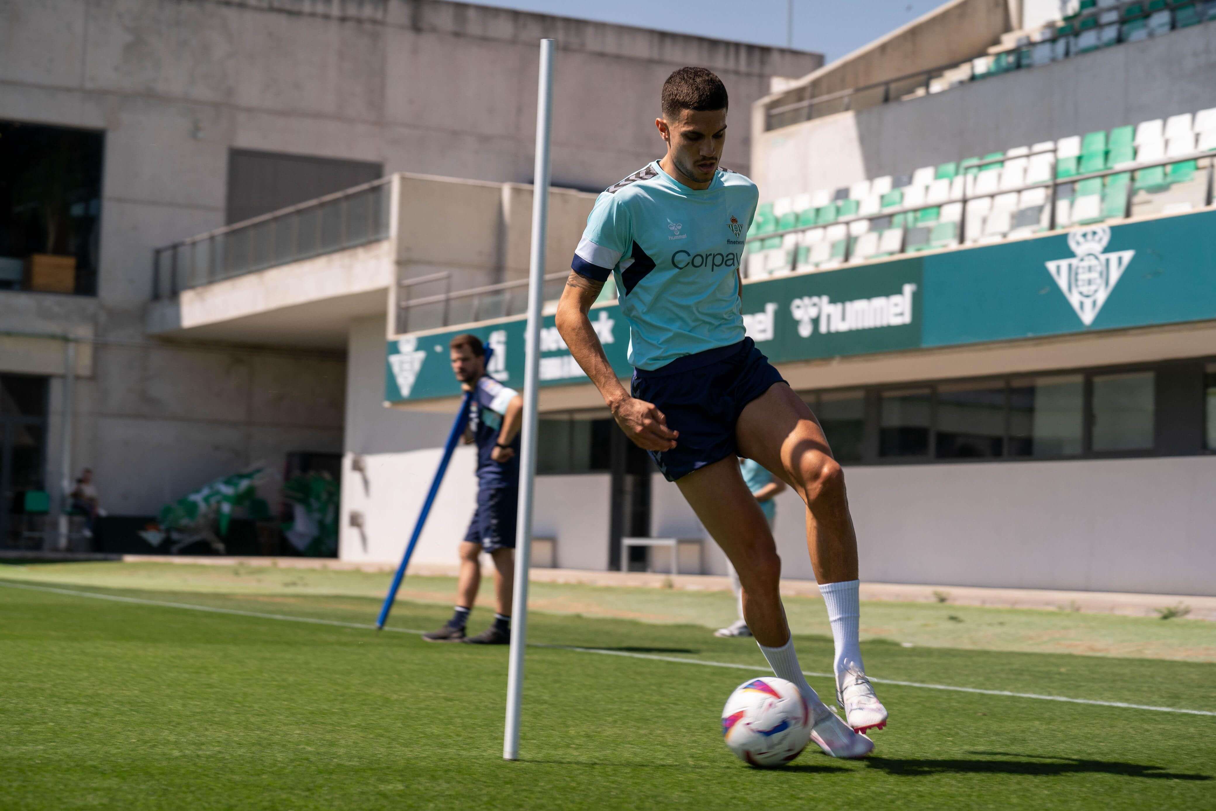 Marc Bartra en la Ciudad Deportiva (foto: RBB).