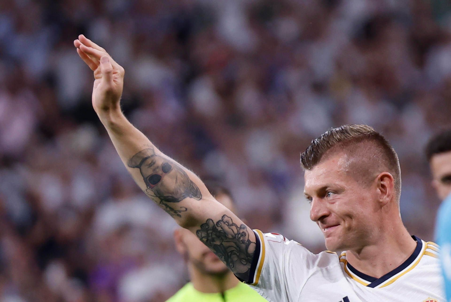 Toni Kroos pudo volver a despedirse de la afición del Real Madrid (Foto: EFE).