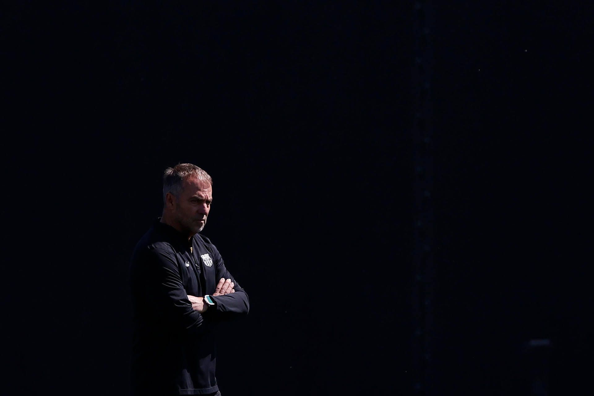  Hansi Flick en el entrenamiento del Barcelona (EFE)