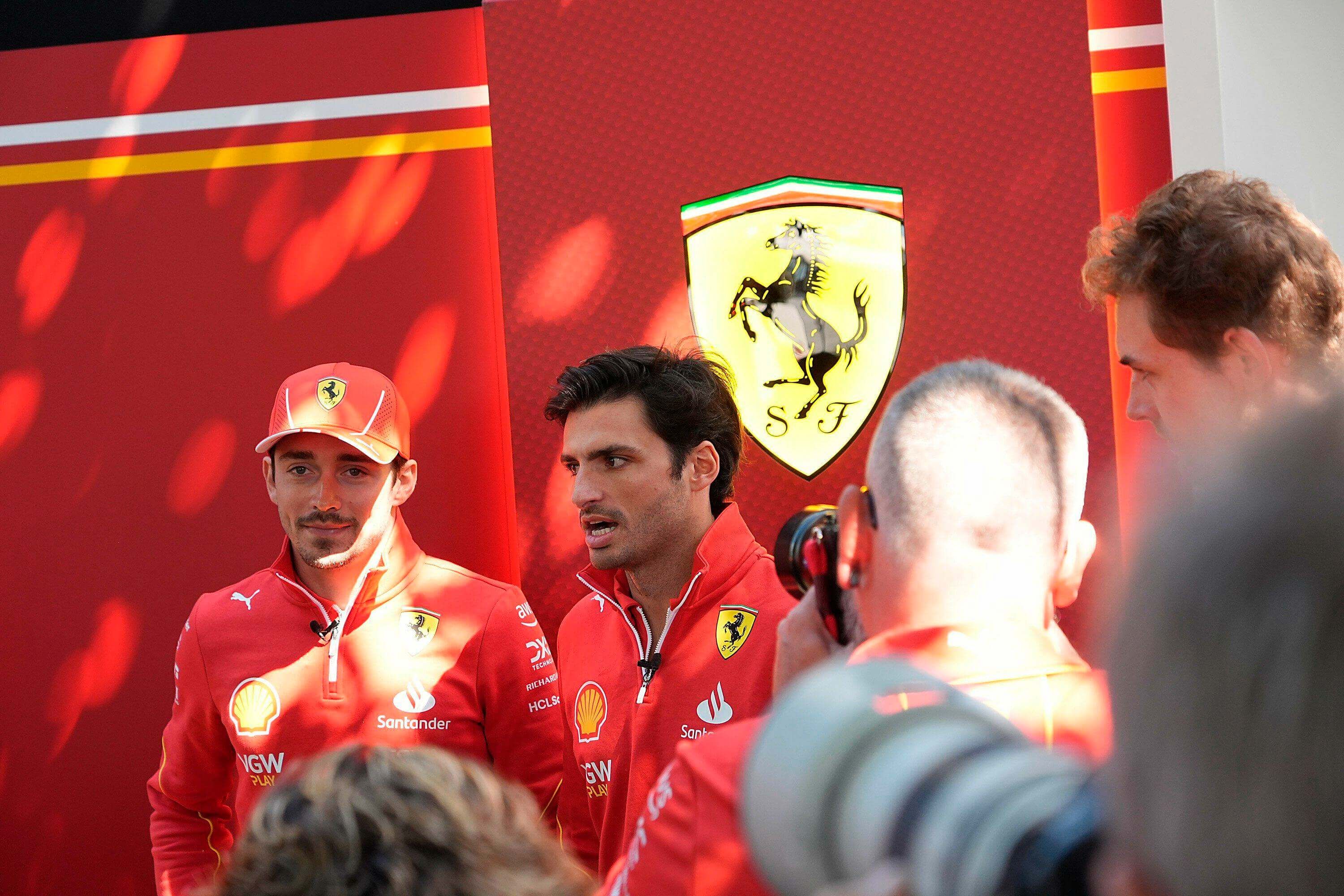 Charles Leclerc y Carlos Sainz, en el GP de Australia.