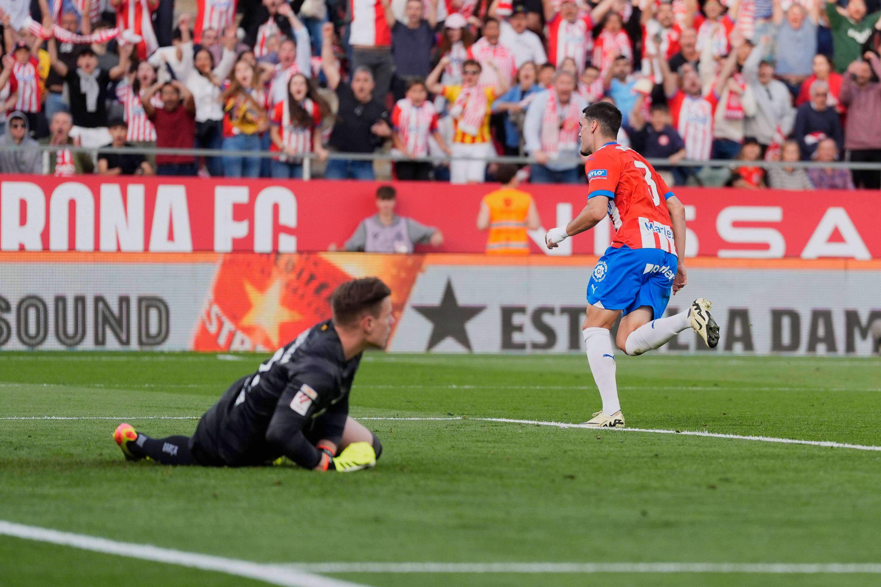  Miguel Gutiérrez celebra su gol en el Girona-Barcelona (FOTO: Cordón Press).