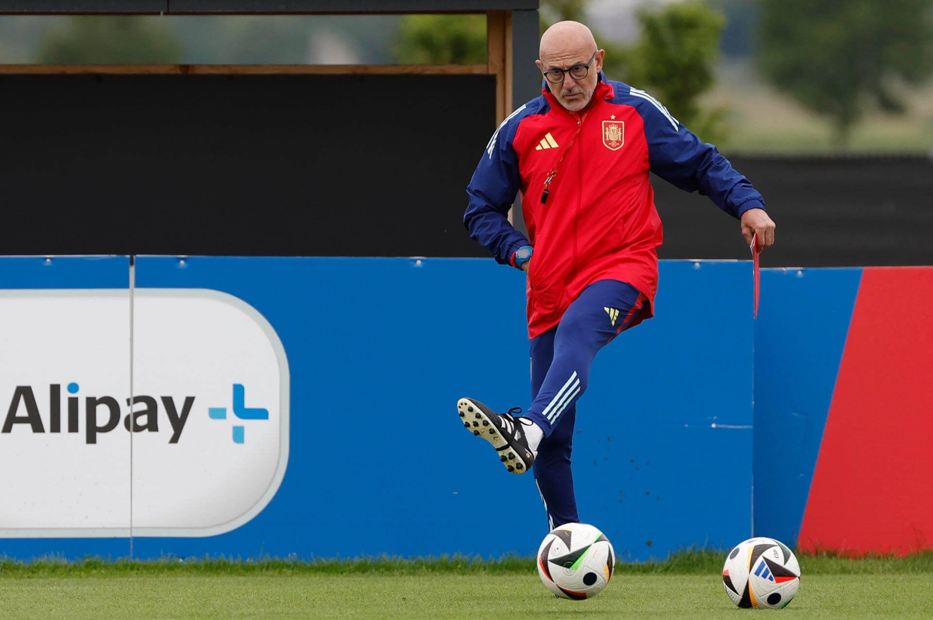  Luis de la Fuente, en un entrenamiento con España.