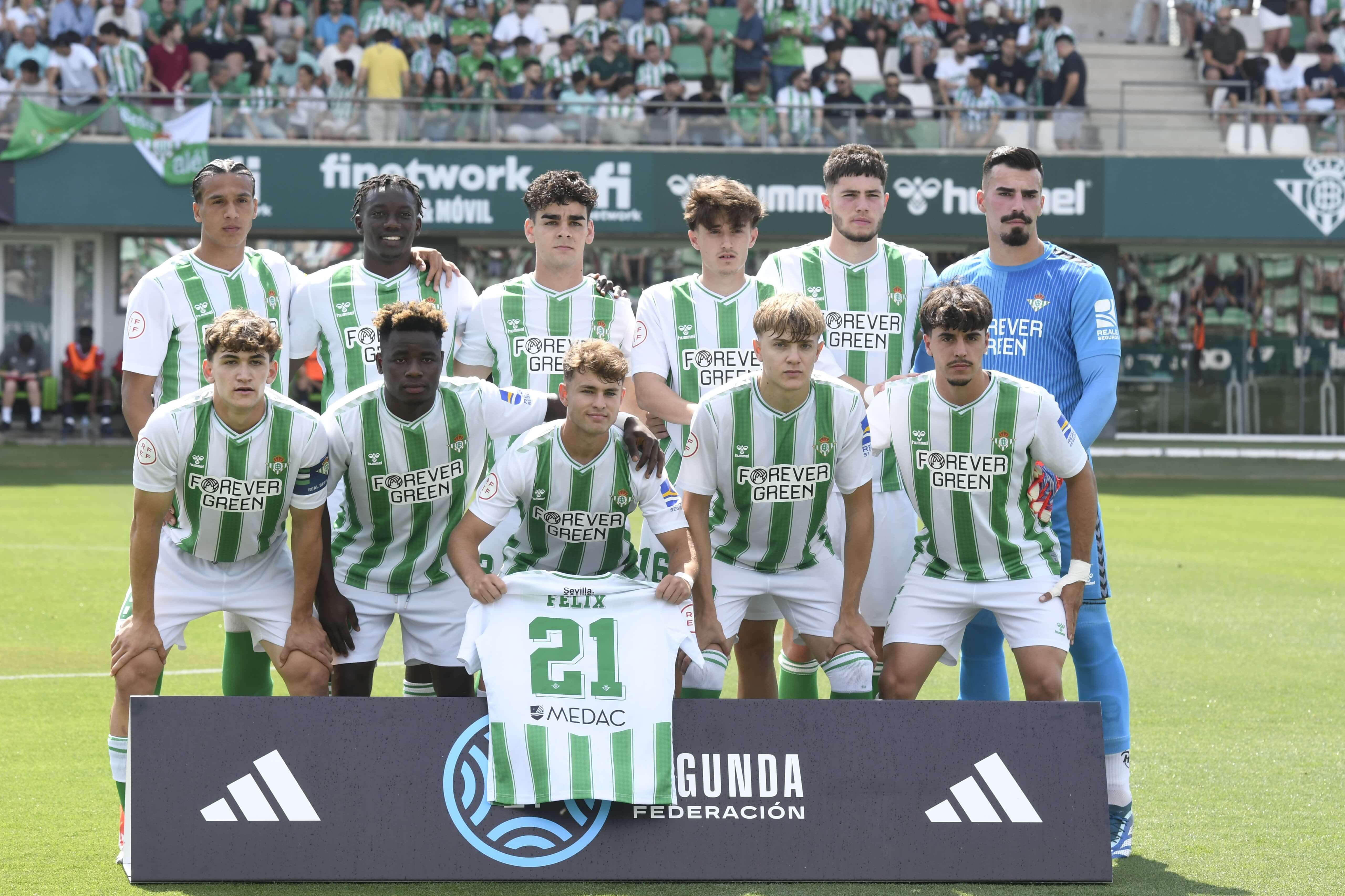  La camiseta del Félix Garreta en el once inicial del Betis Deportivo (foto: Kiko Hurtado).