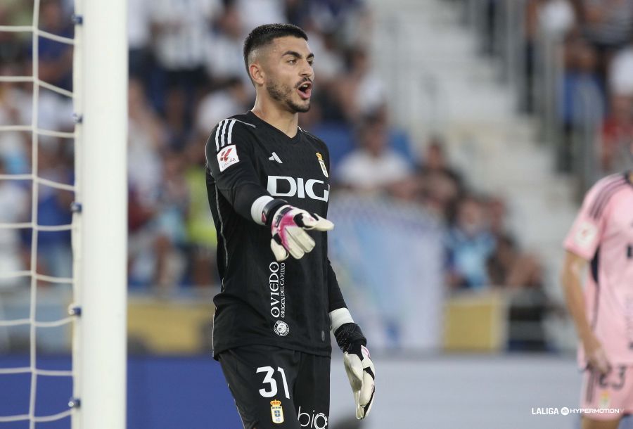  Leo Román en el Tenerife-Oviedo de la presente temporada.