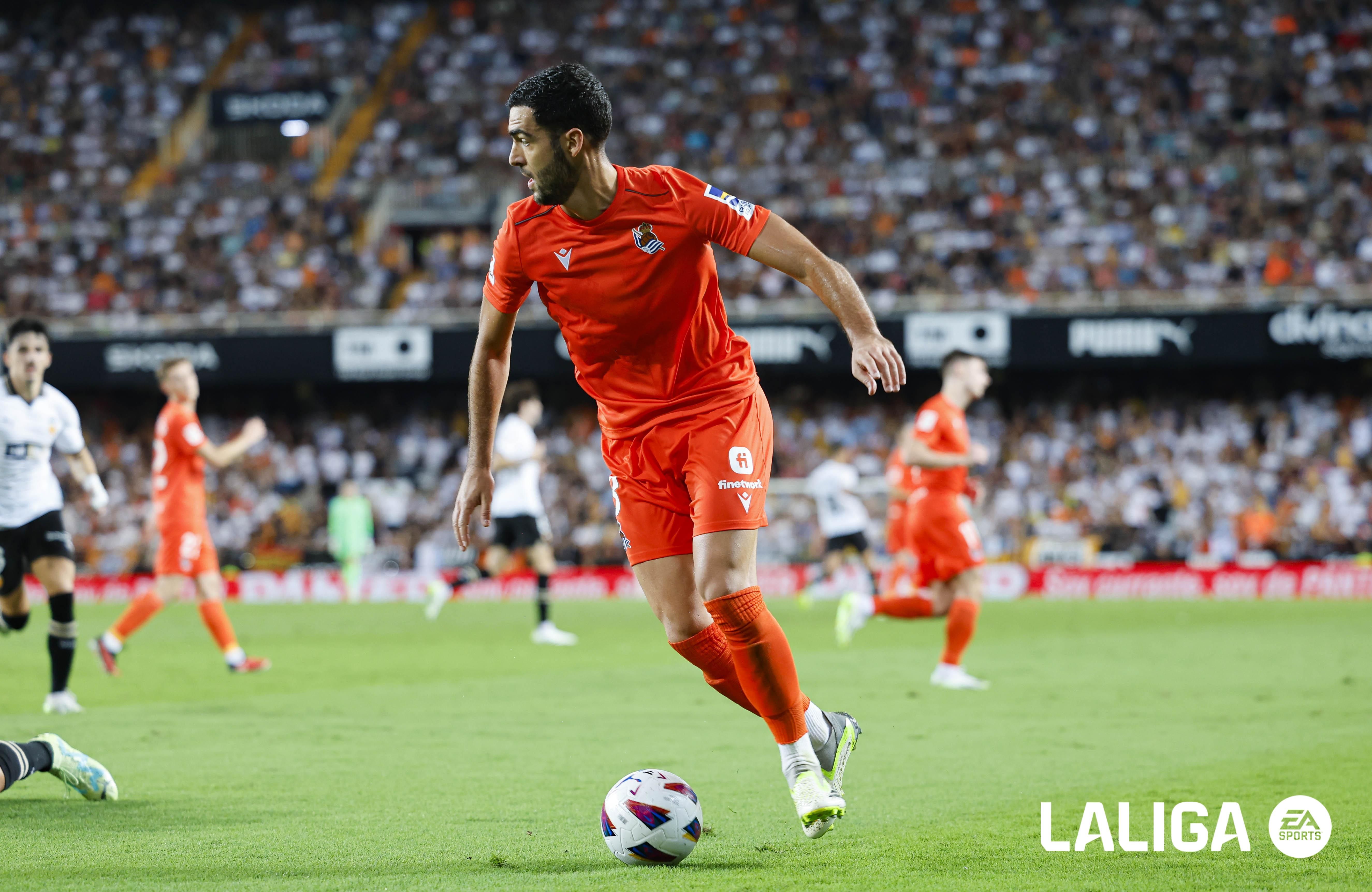  Mikel Merino, en el Valencia - Real Sociedad.